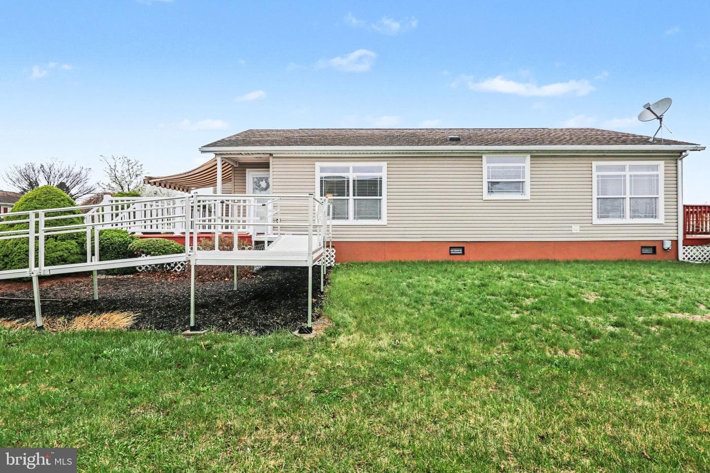 121 Oriole Drive photo 32