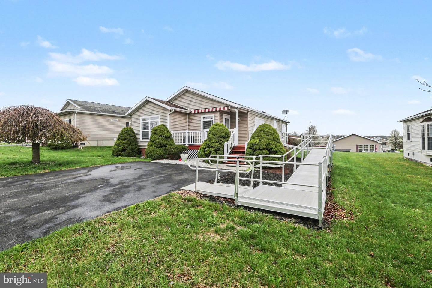 121 Oriole Drive photo 4