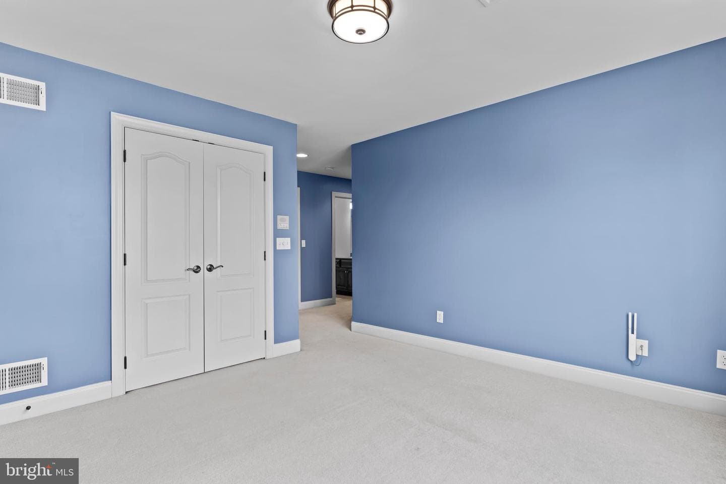 2301 Claridge Court photo 54