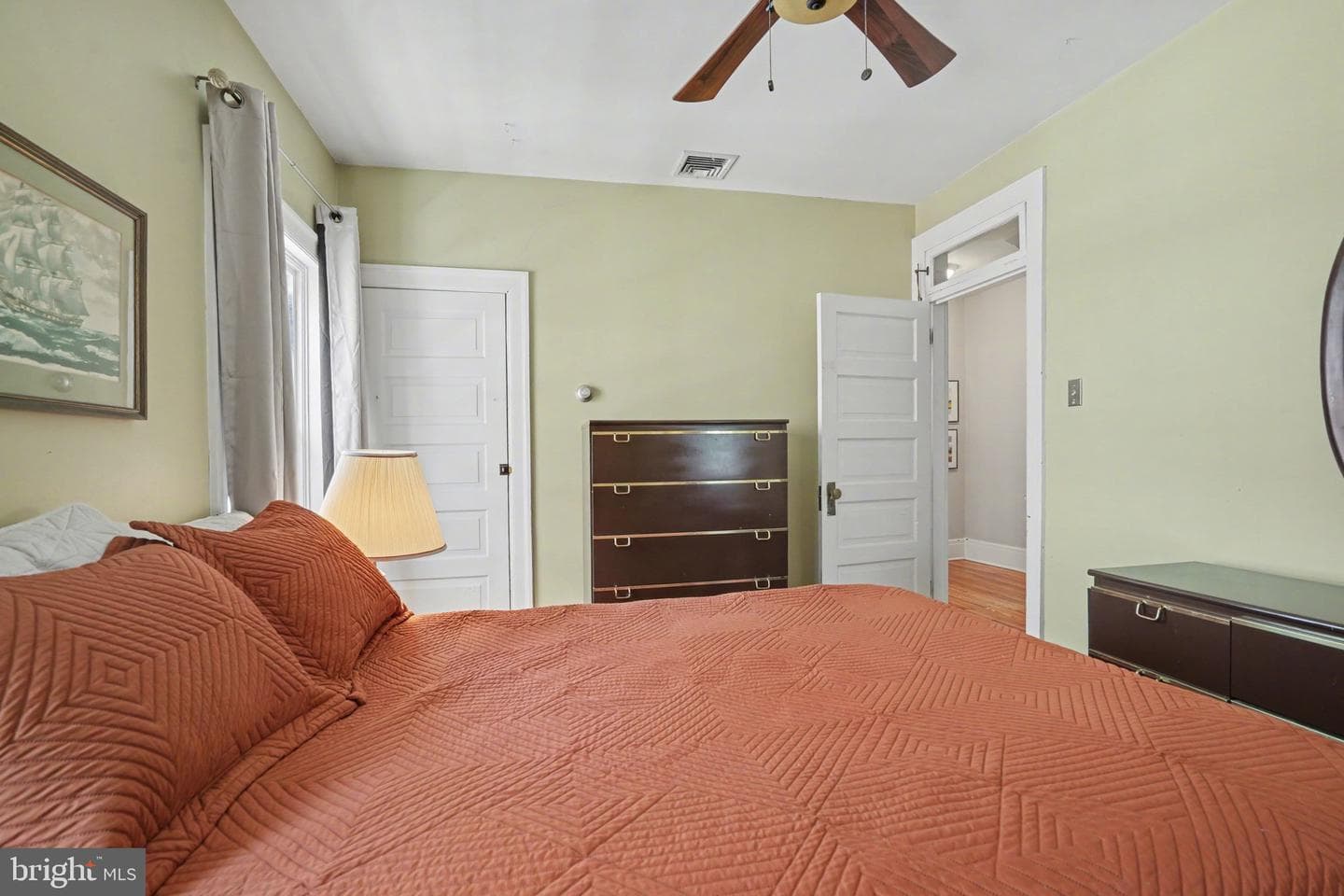 429 W South Street photo 12