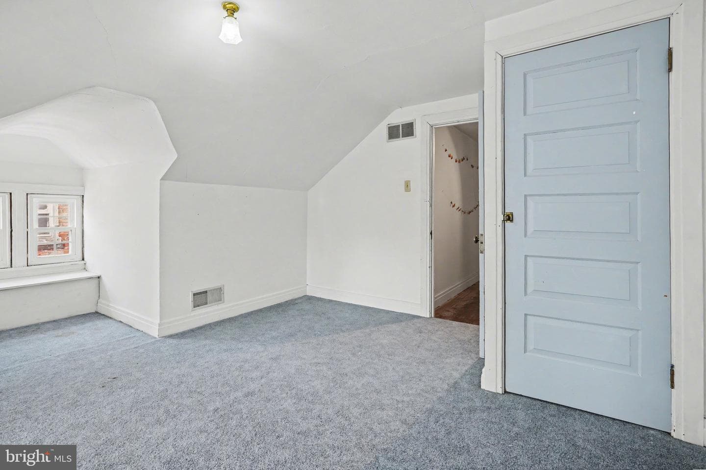 429 W South Street photo 16