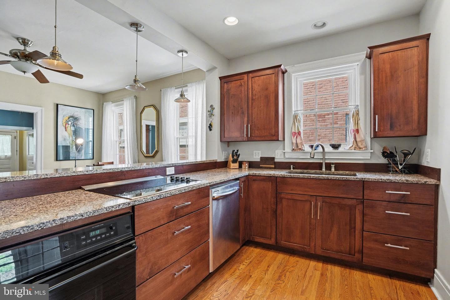 429 W South Street photo 7