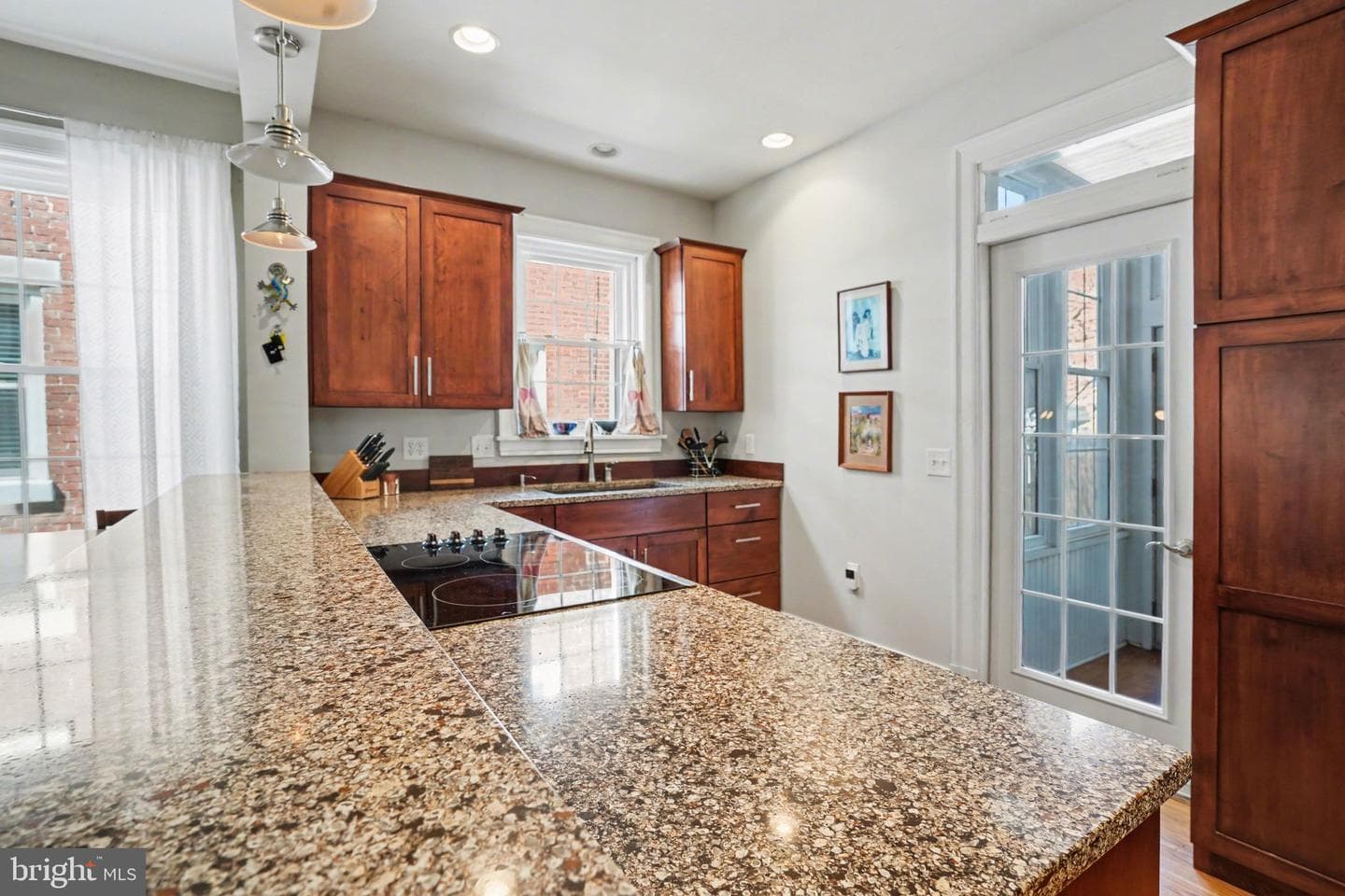 429 W South Street photo 8