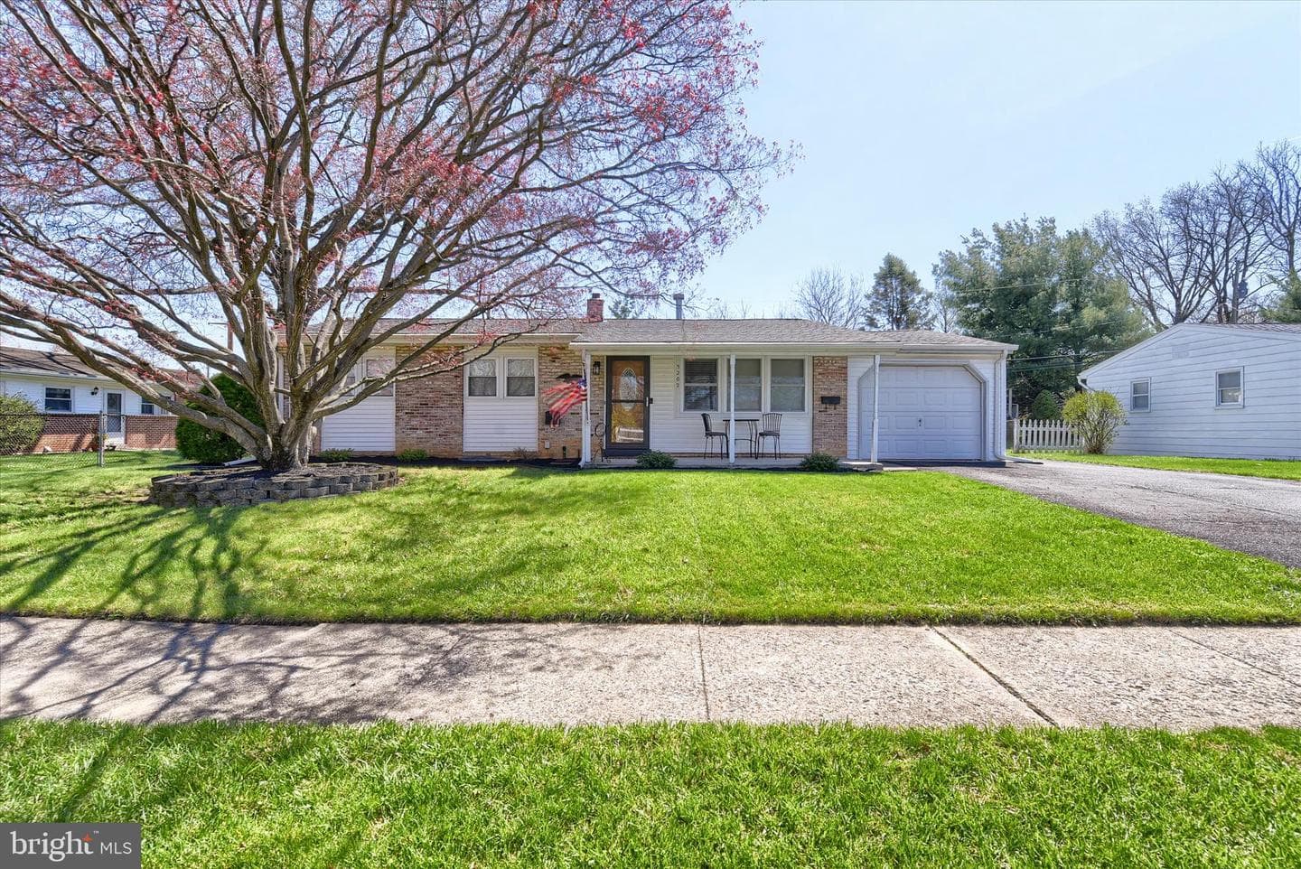 5202 Royal Drive photo 2