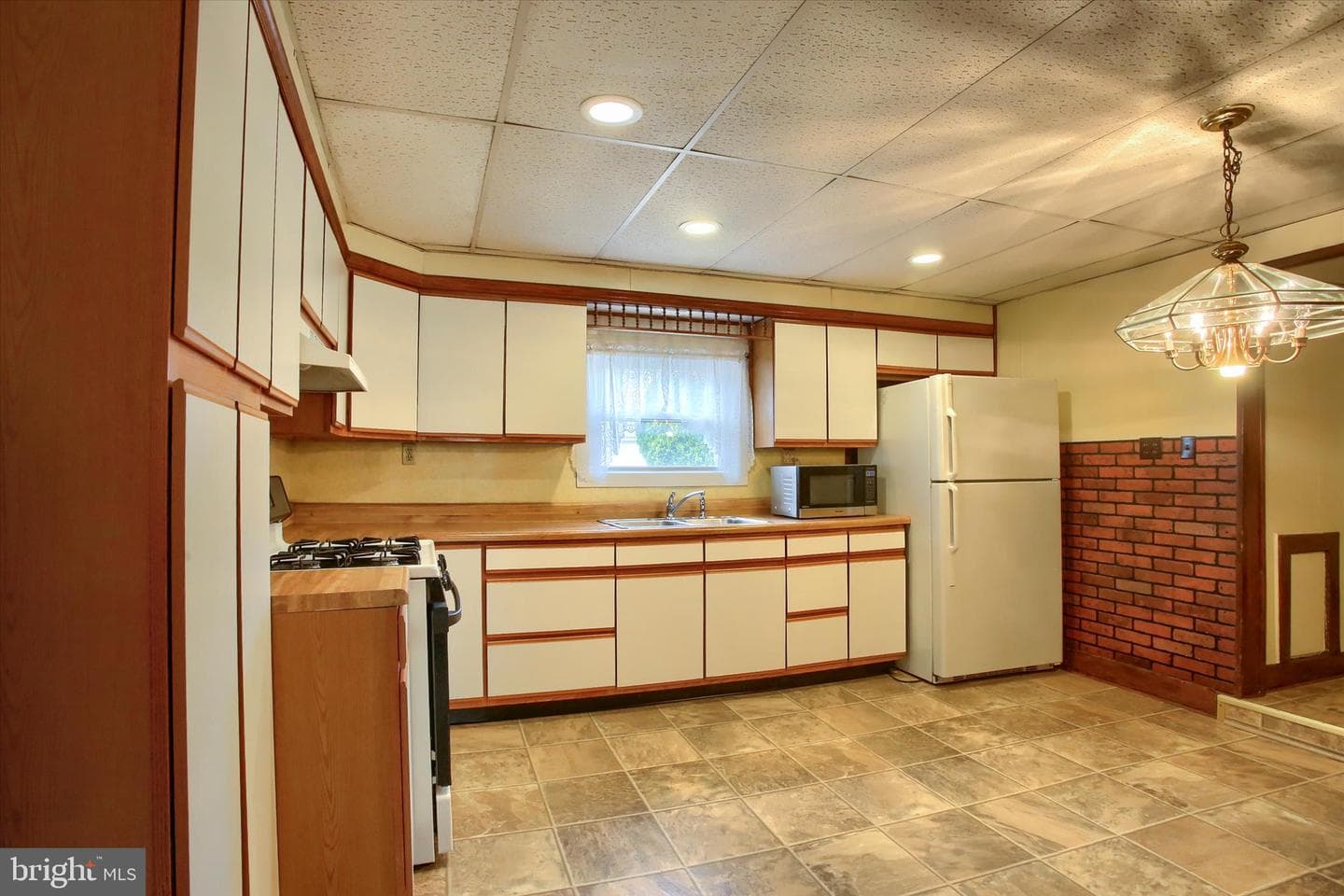430 N East Street photo 10