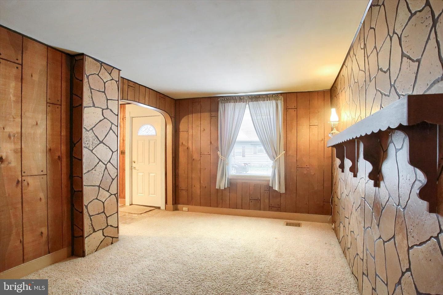 430 N East Street photo 9