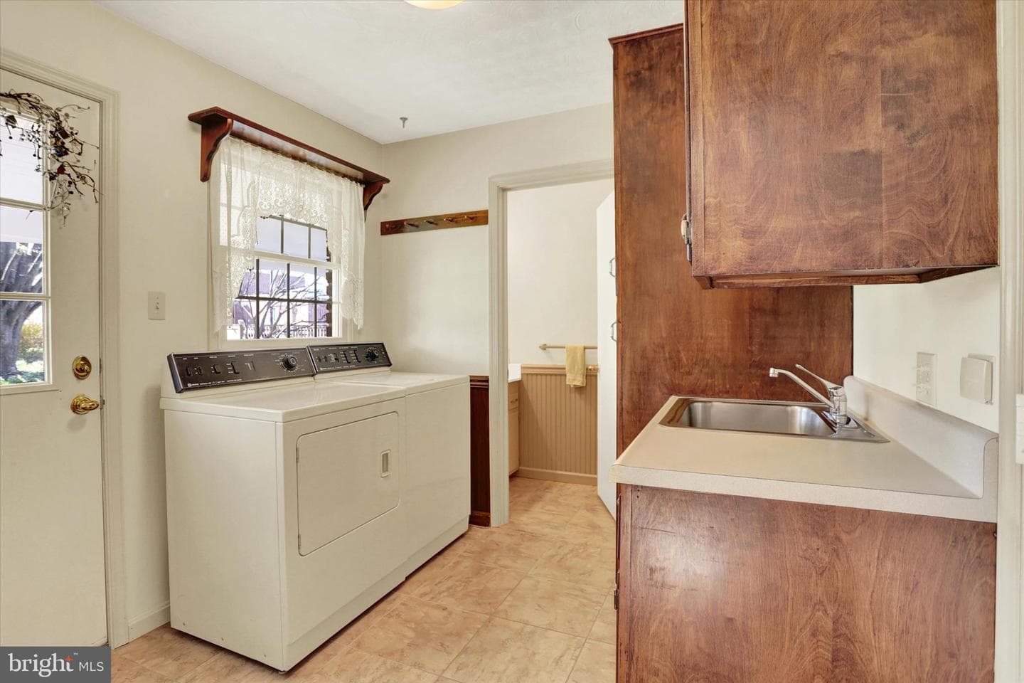 616 Brad Street photo 10