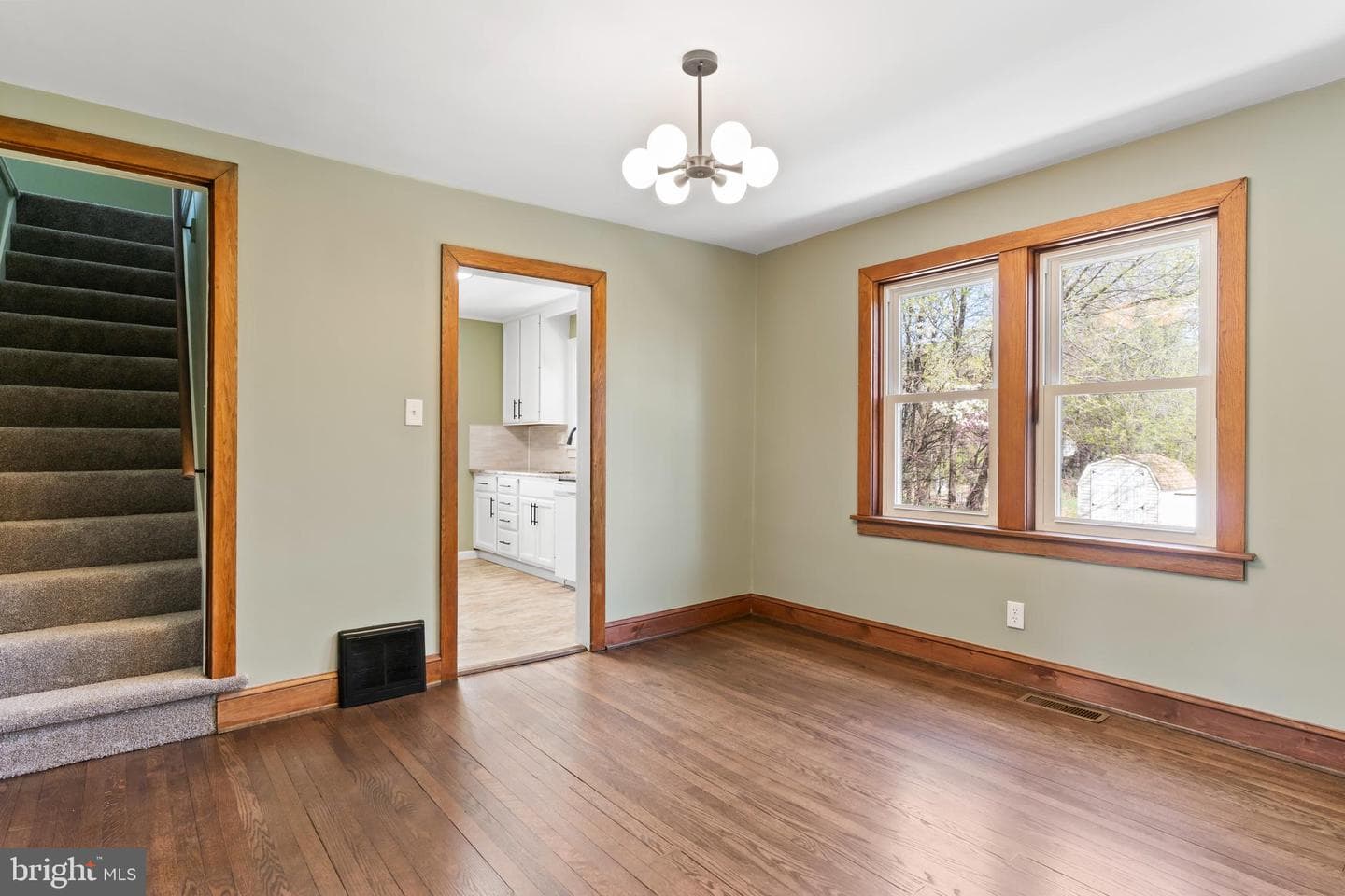 251 E Pomfret Street photo 15