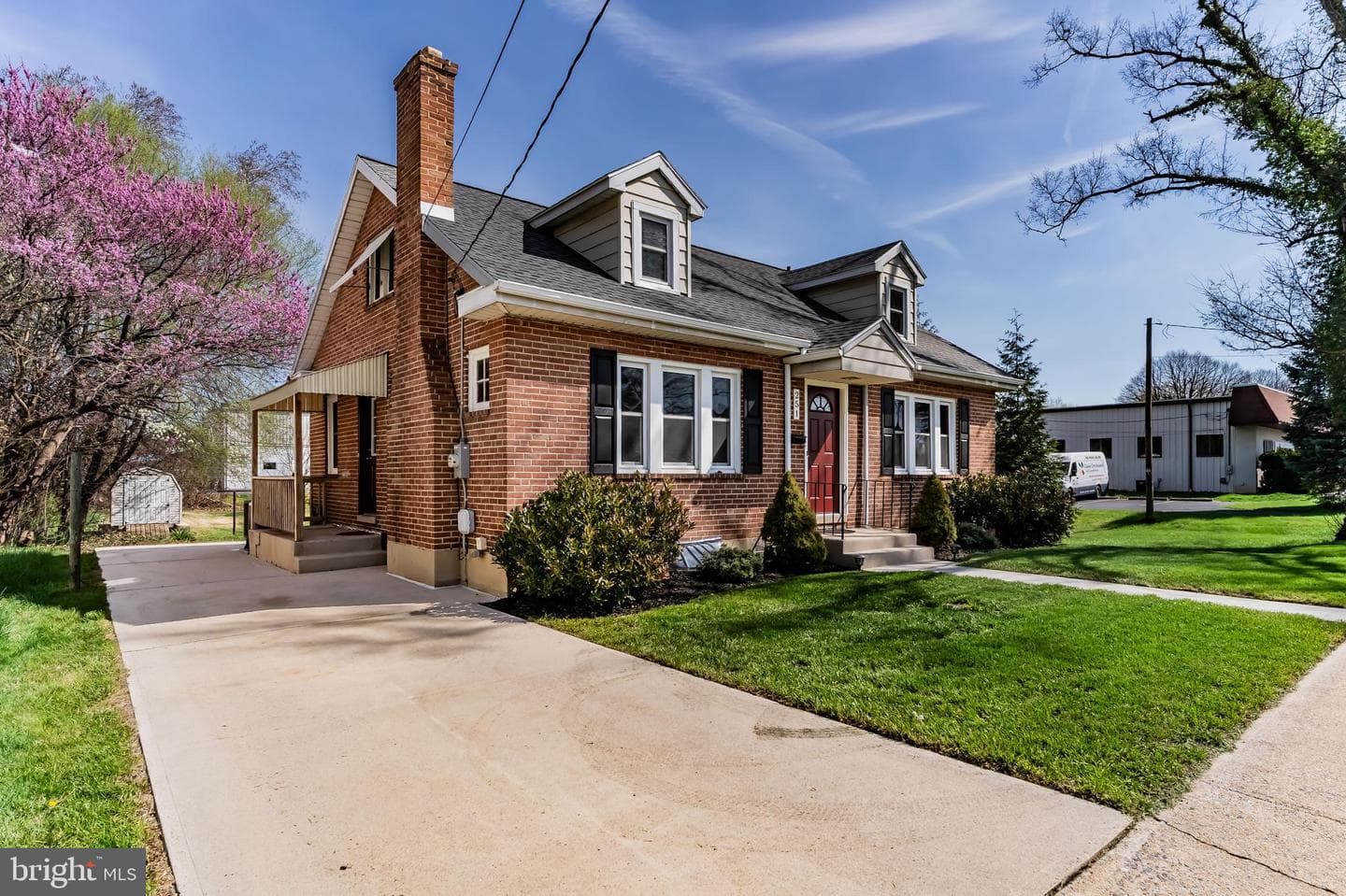 251 E Pomfret Street photo 2