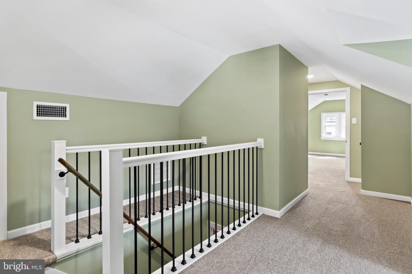 251 E Pomfret Street photo 22