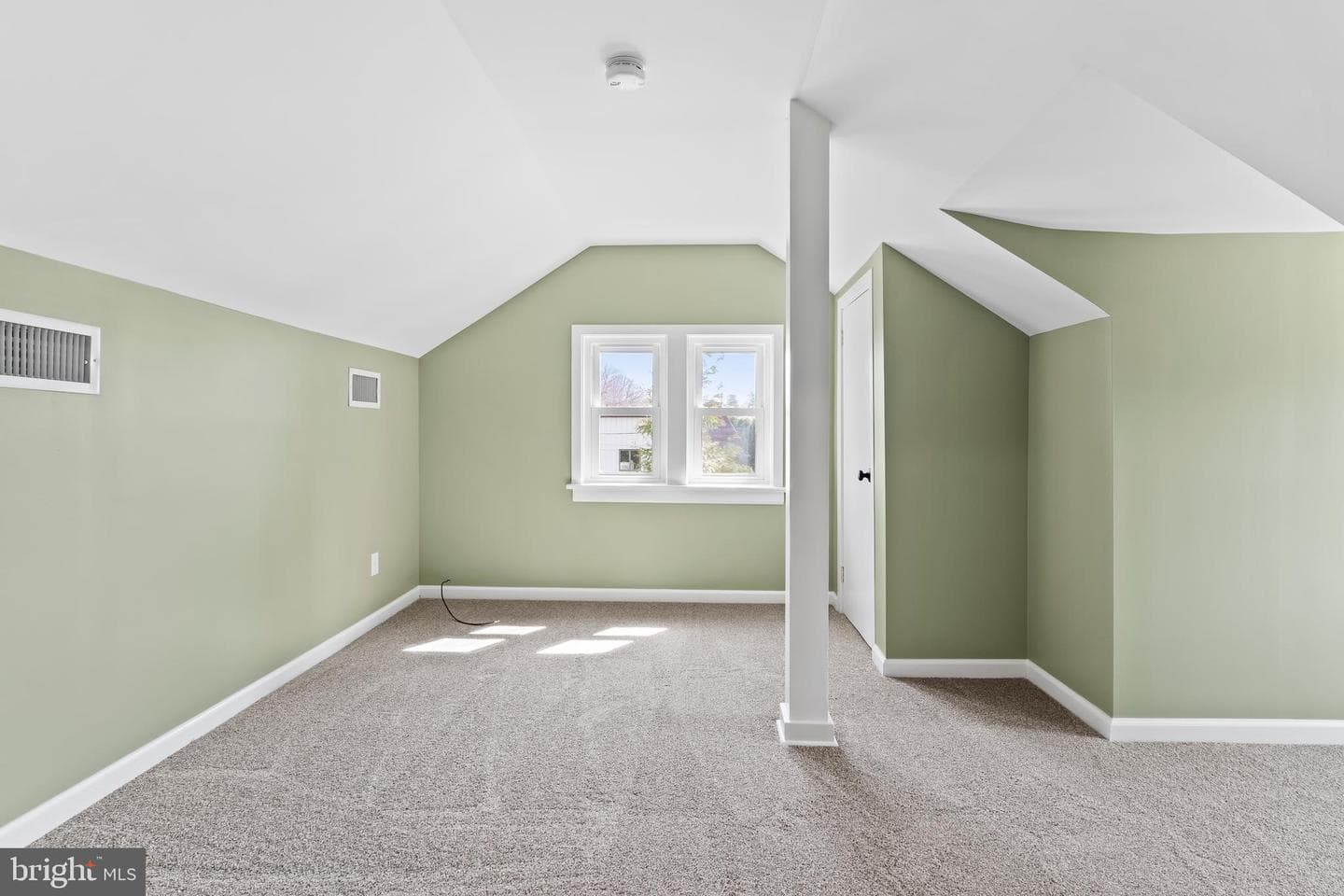 251 E Pomfret Street photo 23