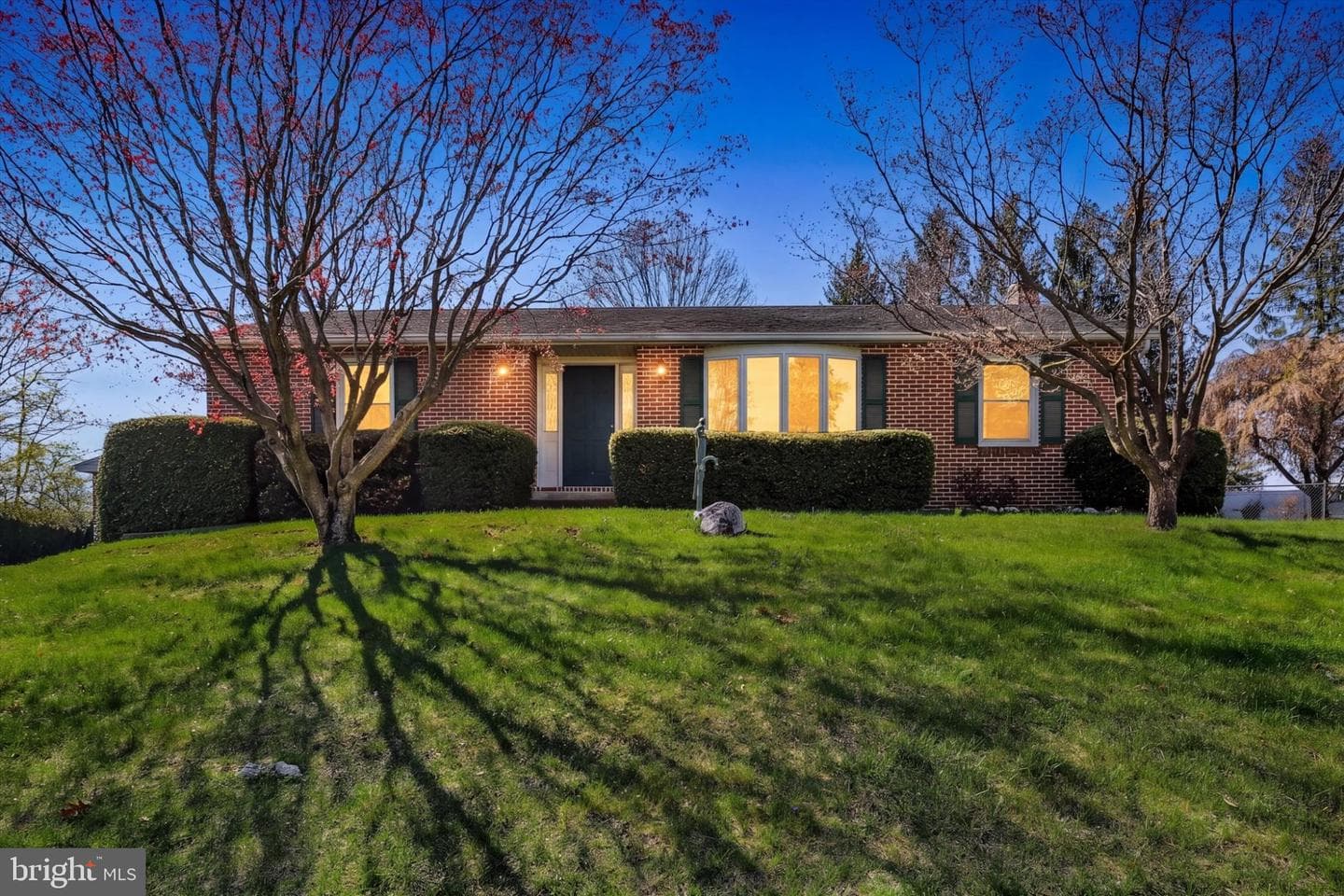 8 Dogwood Drive photo 2