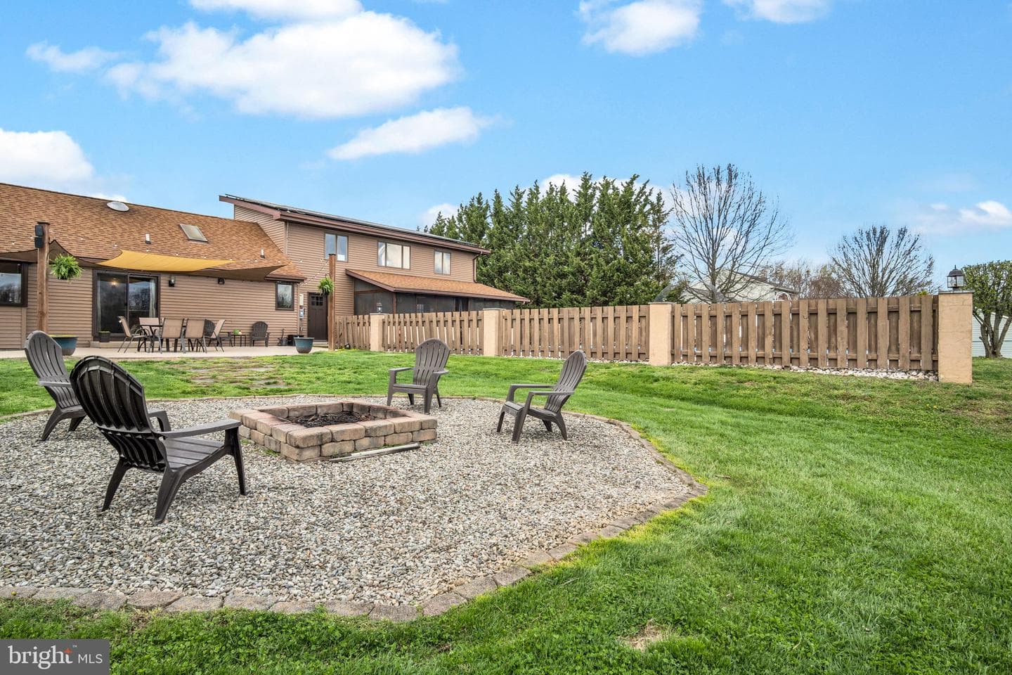 300 Hollowbrook Drive photo 4