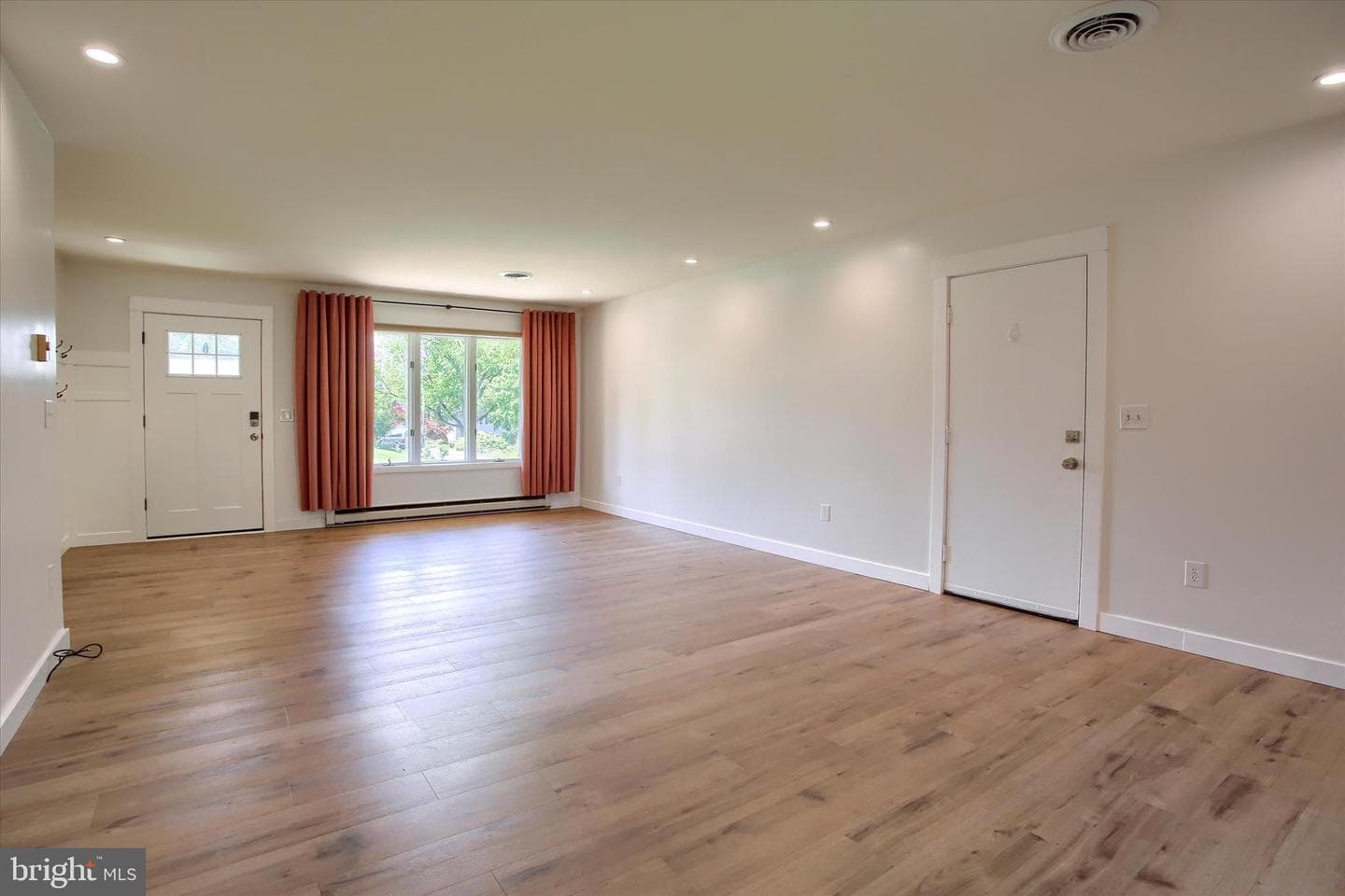 313 Croghan Drive photo 6