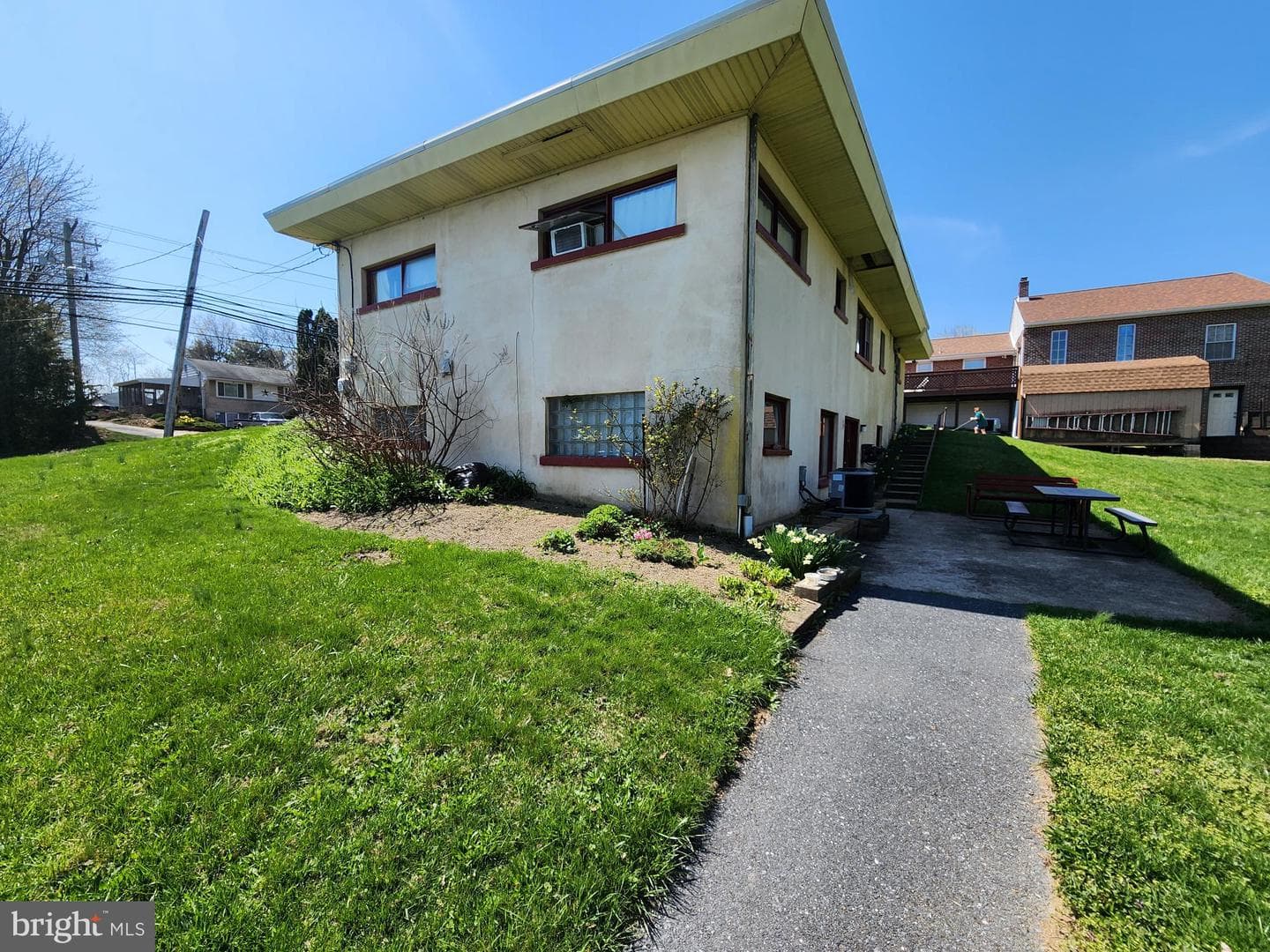 761 Wertzville Road photo 25