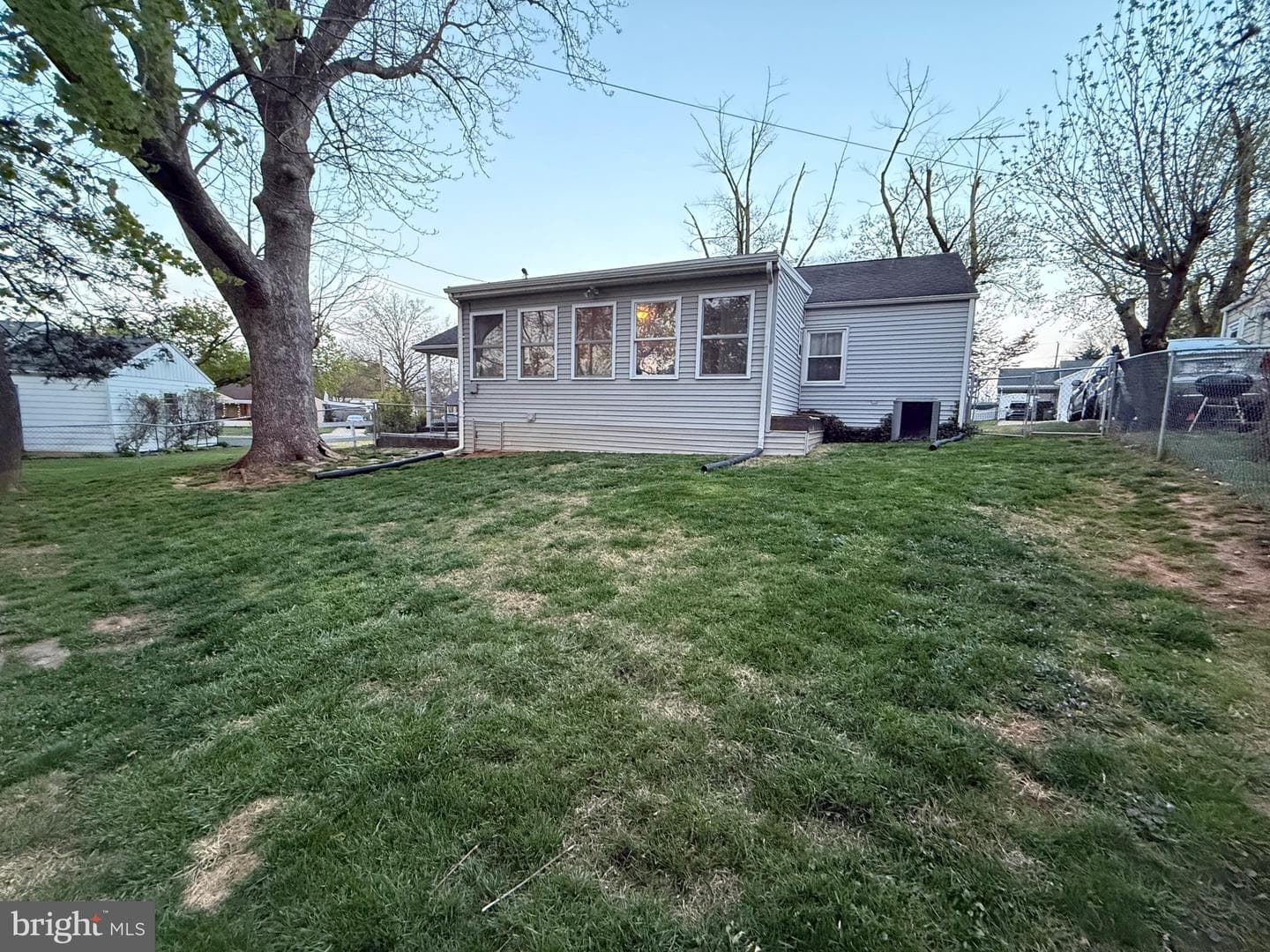 1294 Warwick Road photo 27