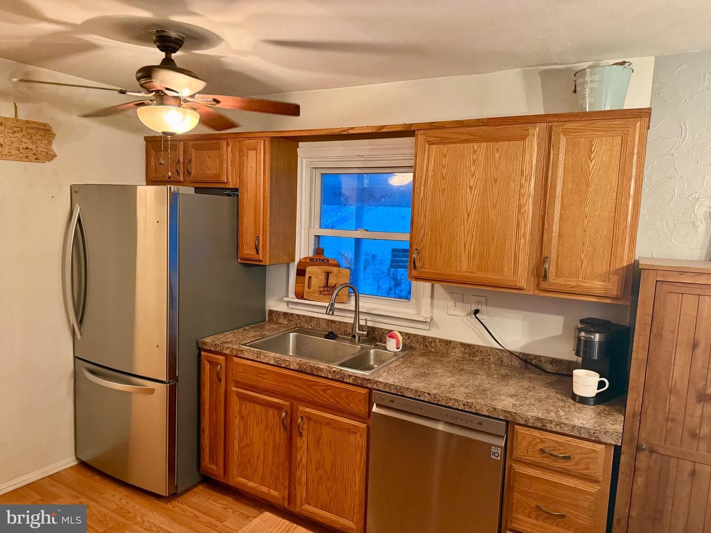 1294 Warwick Road photo 5