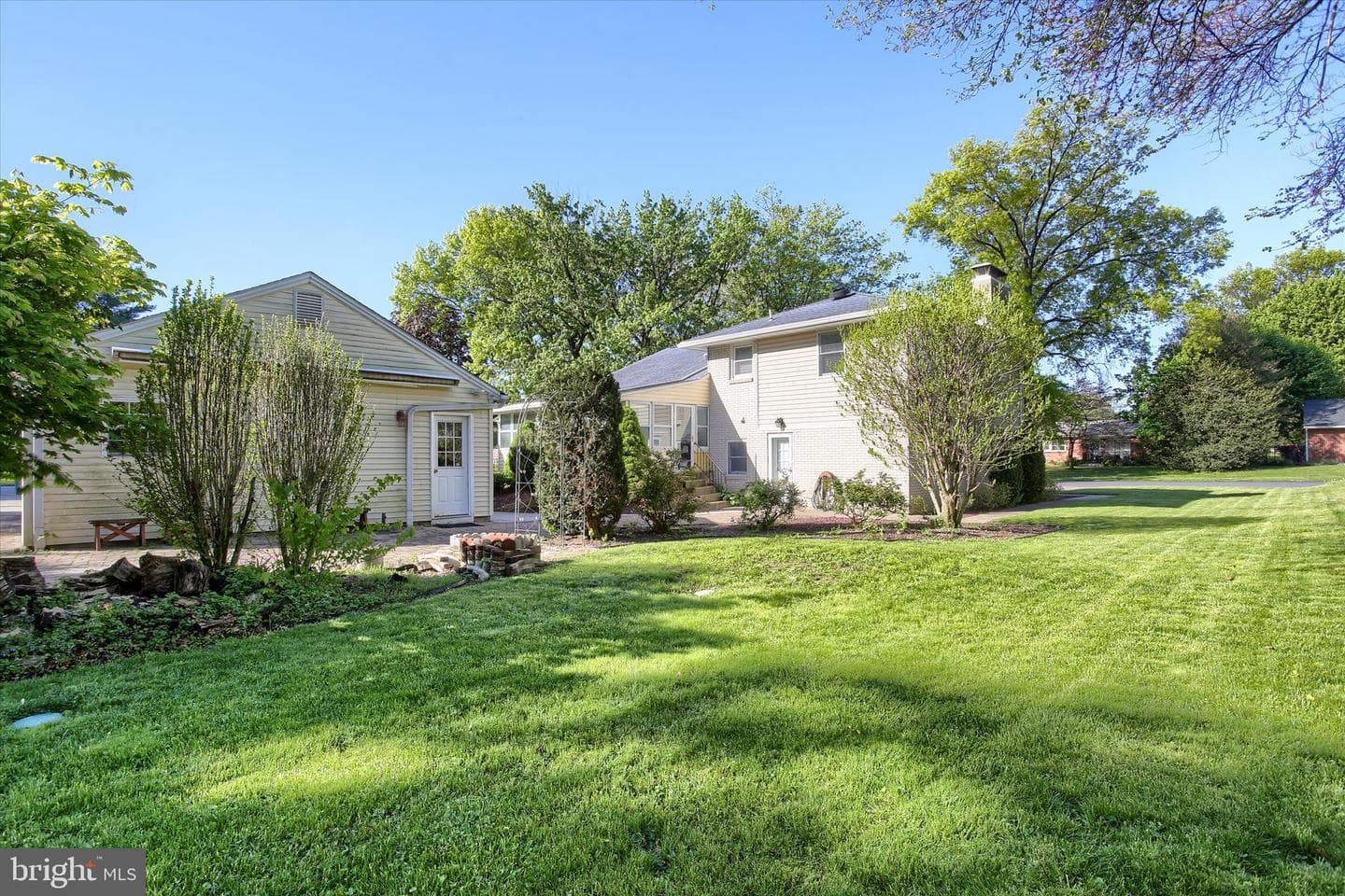 25 Oak Avenue photo 48