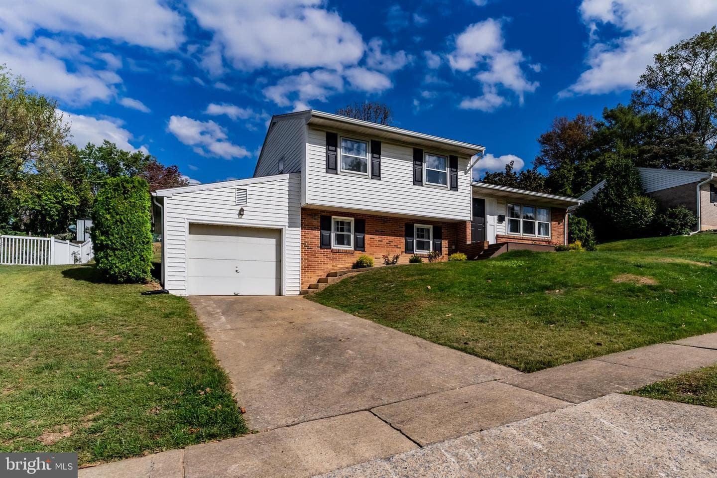 837 W Foxcroft Drive, Camp Hill