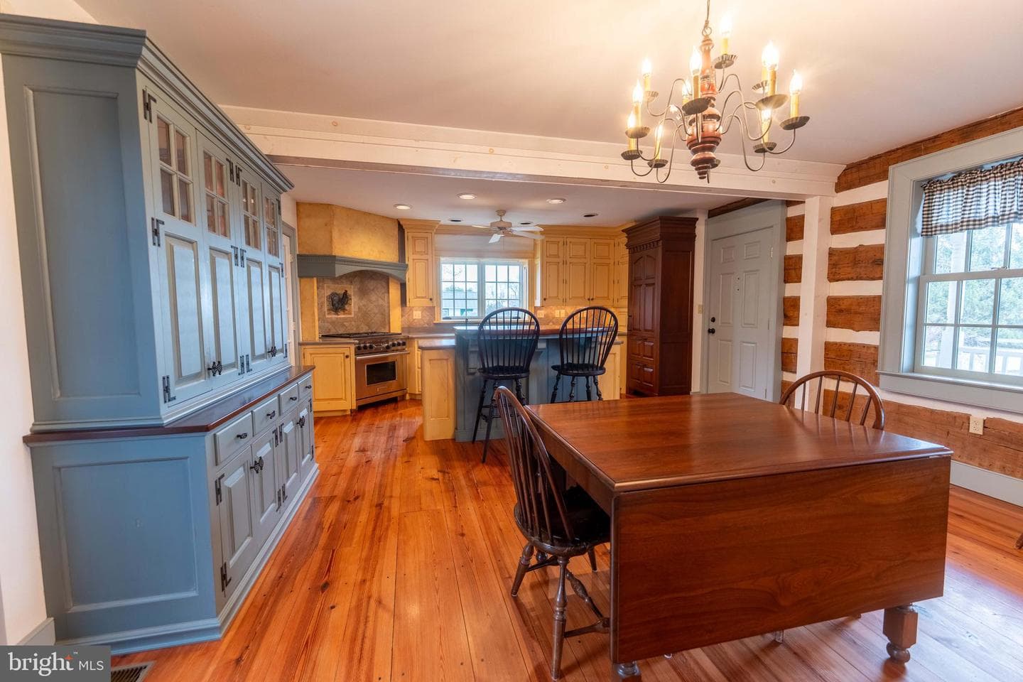 1122 W Trindle Road photo 10