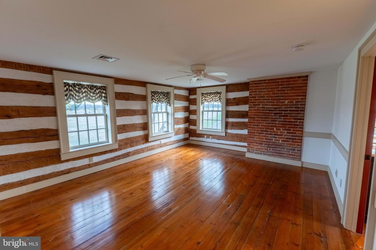 1122 W Trindle Road photo 15