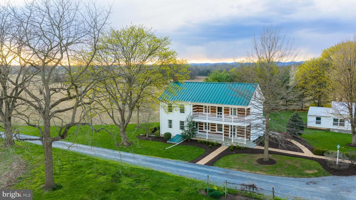 1122 W Trindle Road photo 2