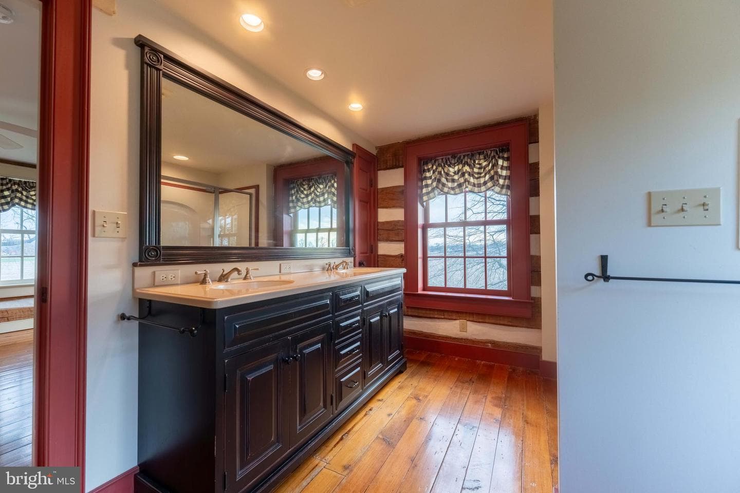 1122 W Trindle Road photo 22