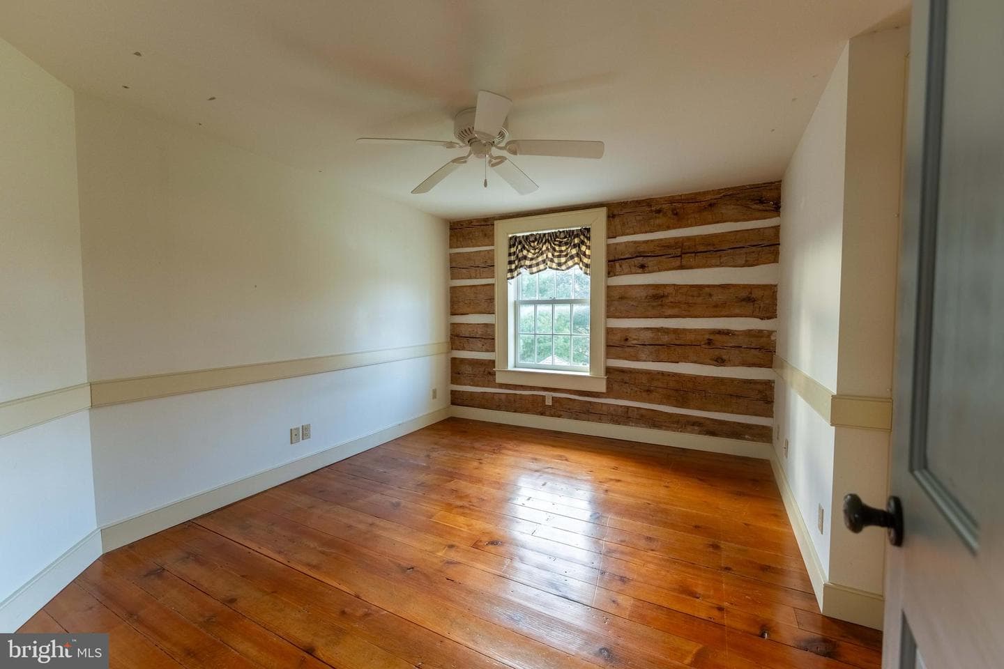 1122 W Trindle Road photo 23