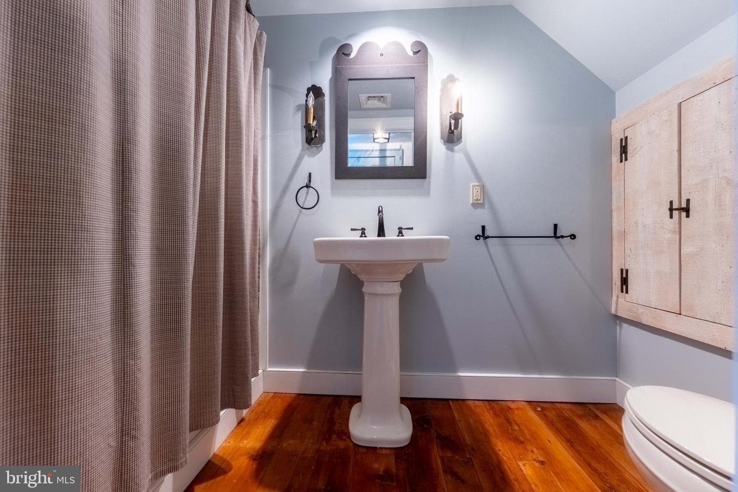 1122 W Trindle Road photo 24
