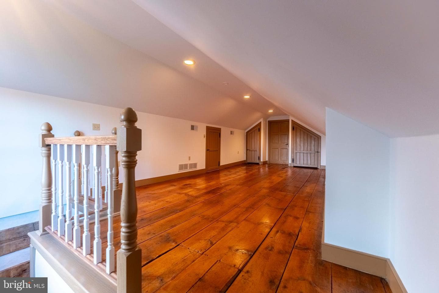1122 W Trindle Road photo 25