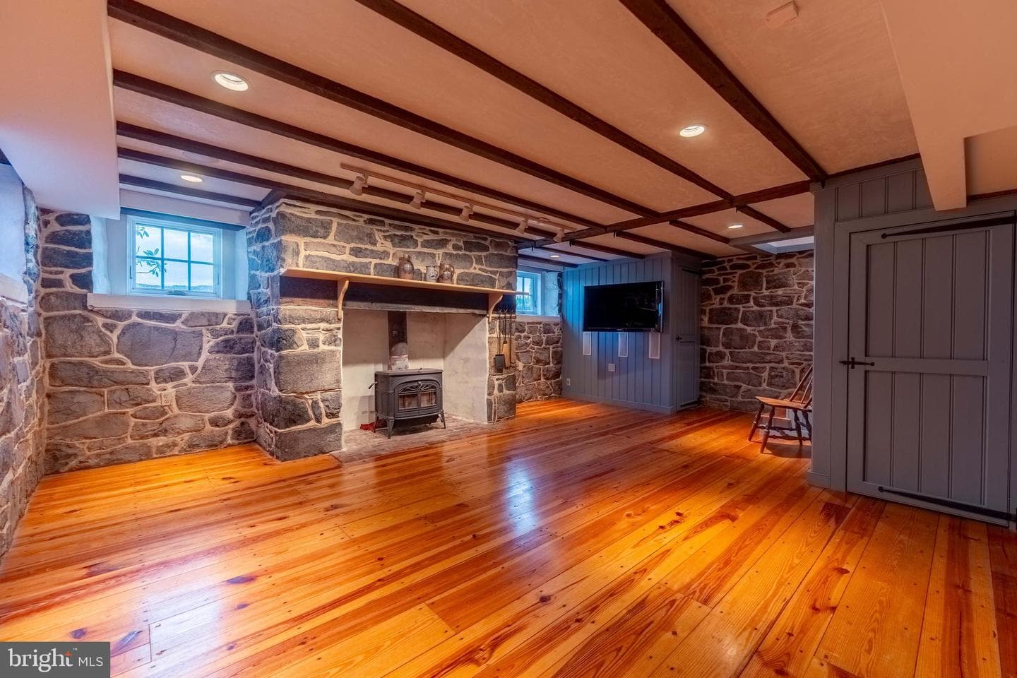 1122 W Trindle Road photo 27
