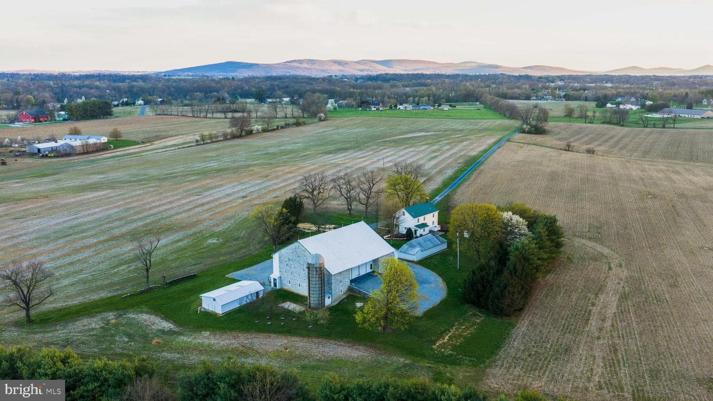 1122 W Trindle Road photo 33