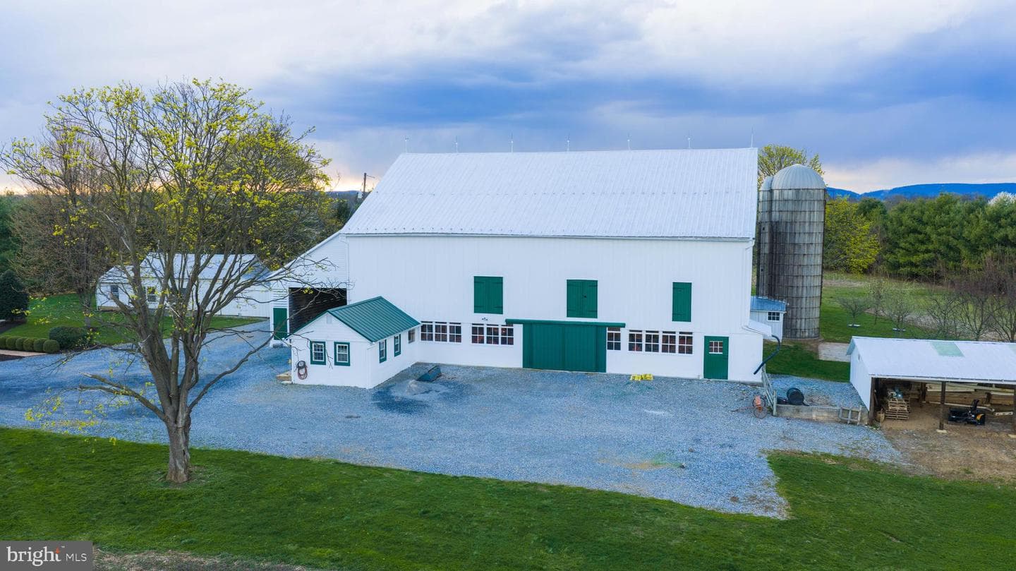 1122 W Trindle Road photo 34