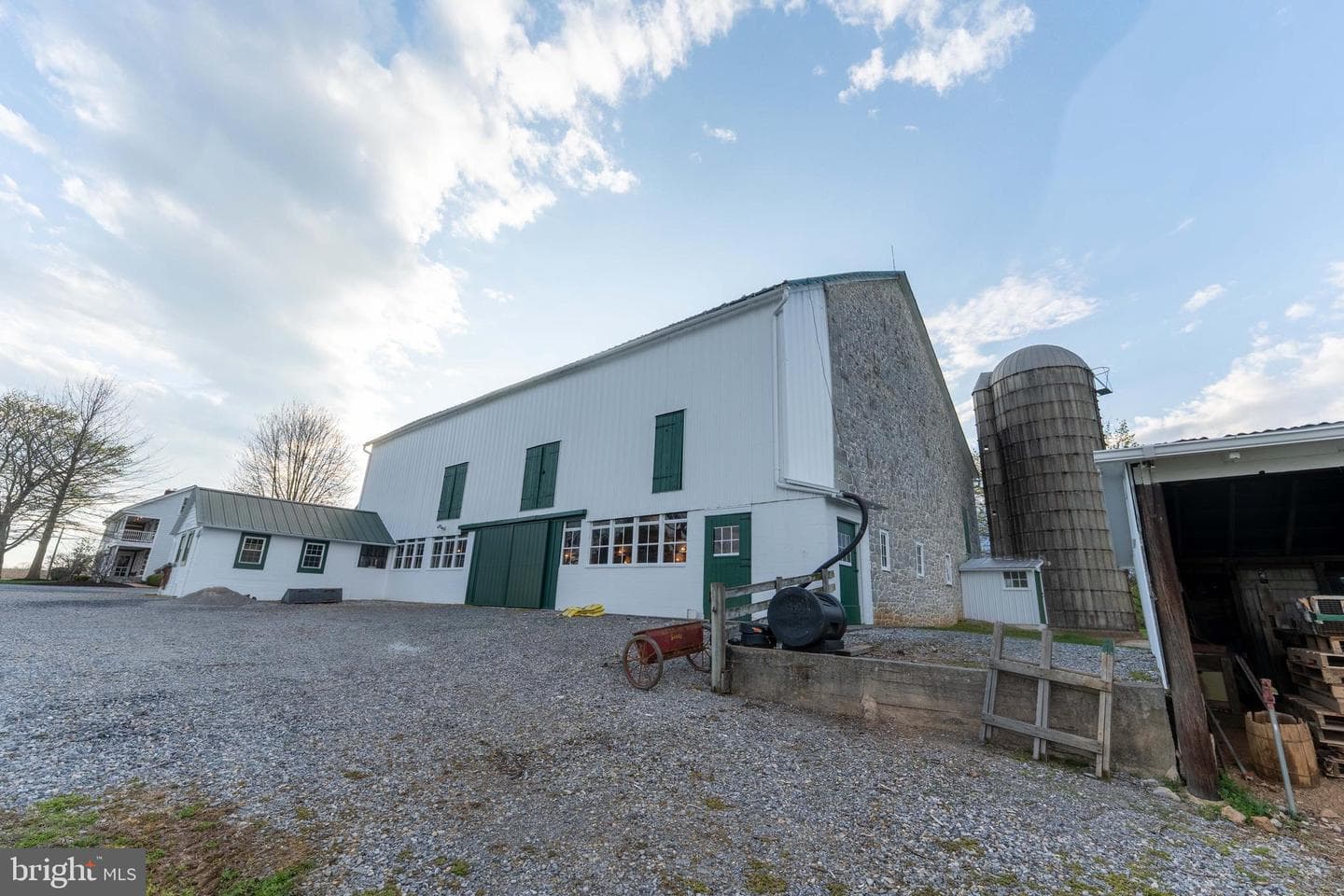 1122 W Trindle Road photo 35