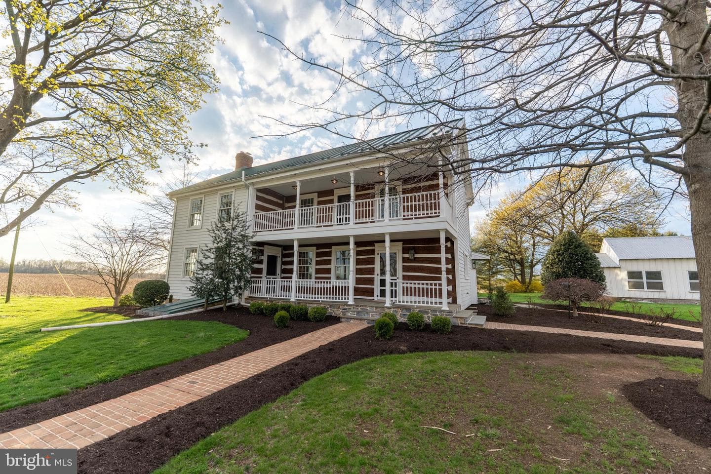 1122 W Trindle Road photo 4