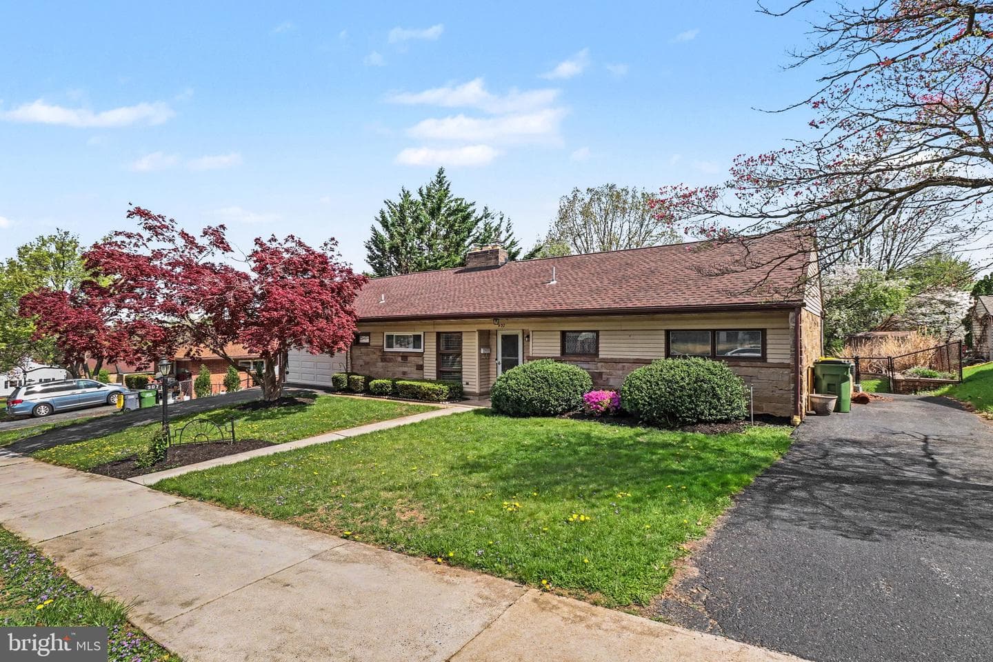 907 Allen Street photo 4