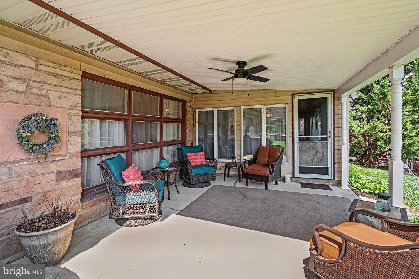 907 Allen Street photo 6
