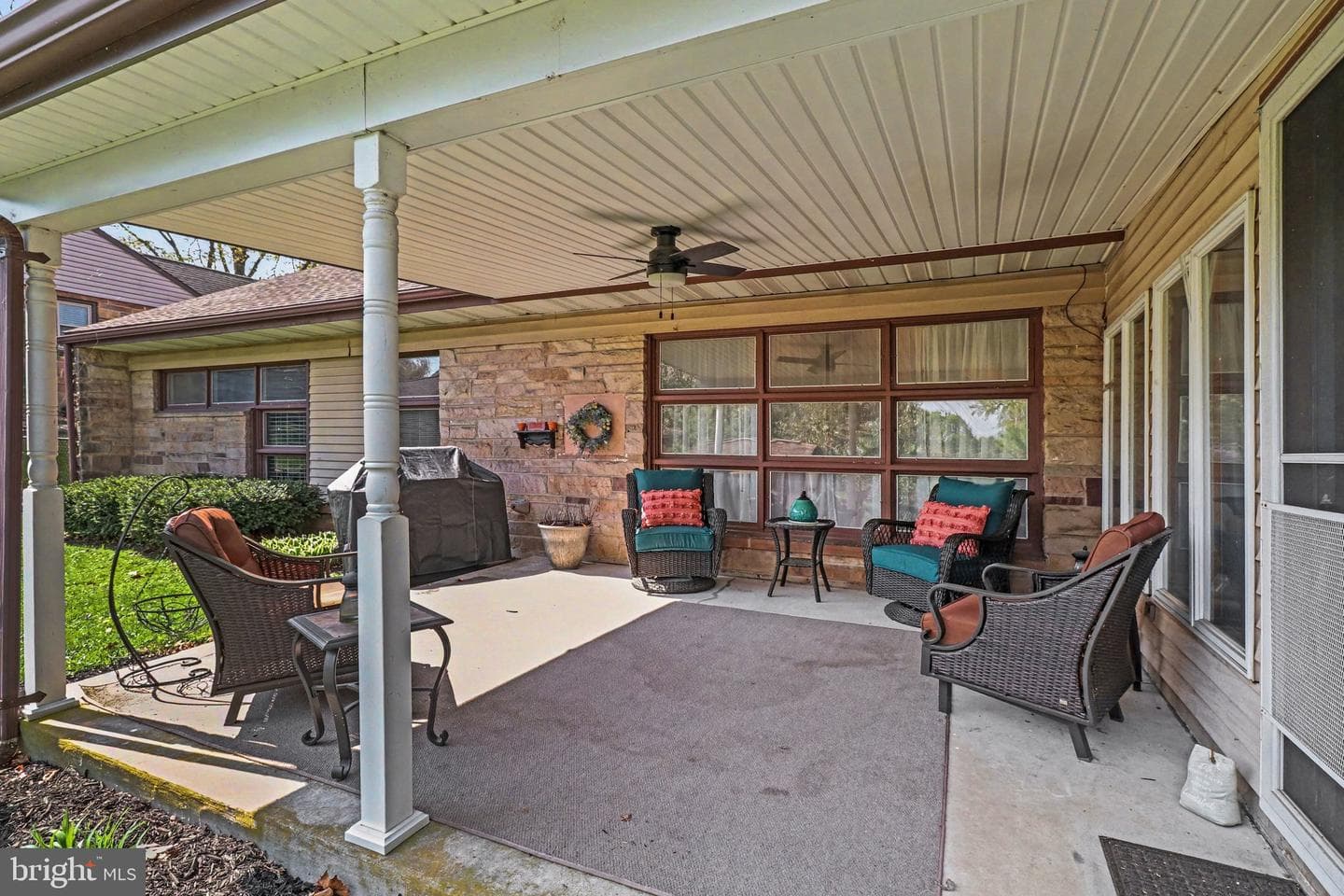 907 Allen Street photo 8