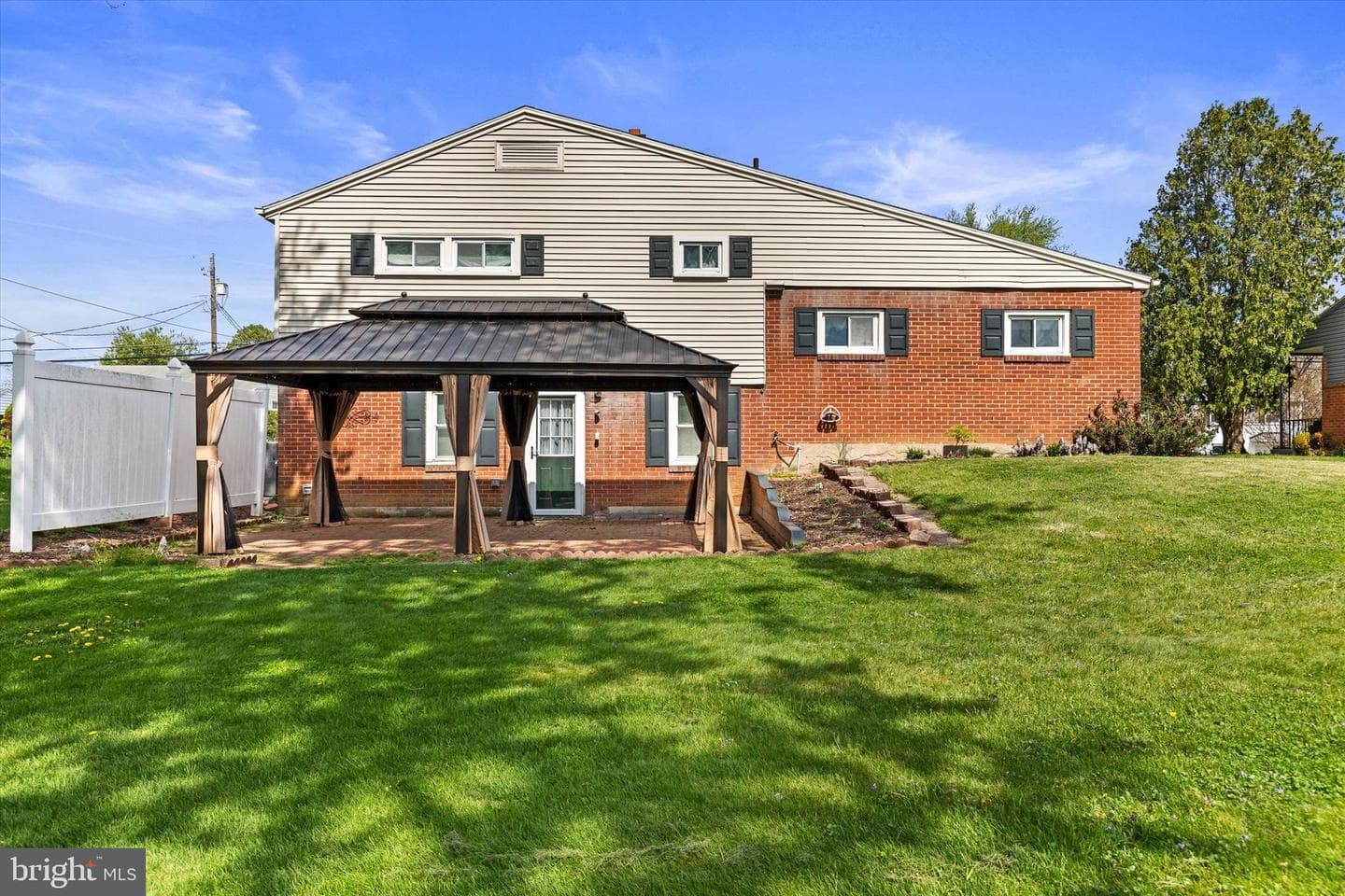 20 Kensington Drive photo 2