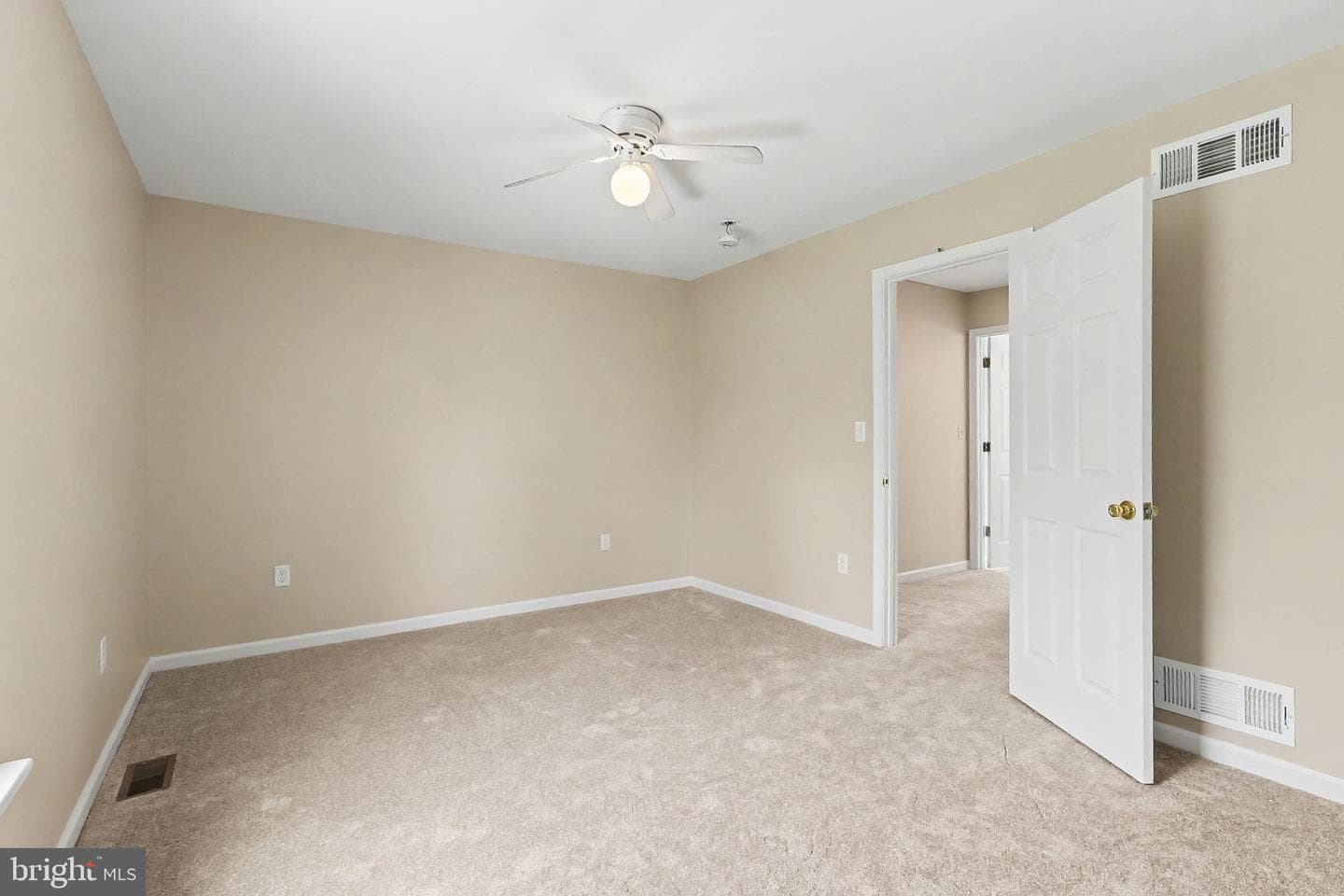 14 Royal Drive photo 19