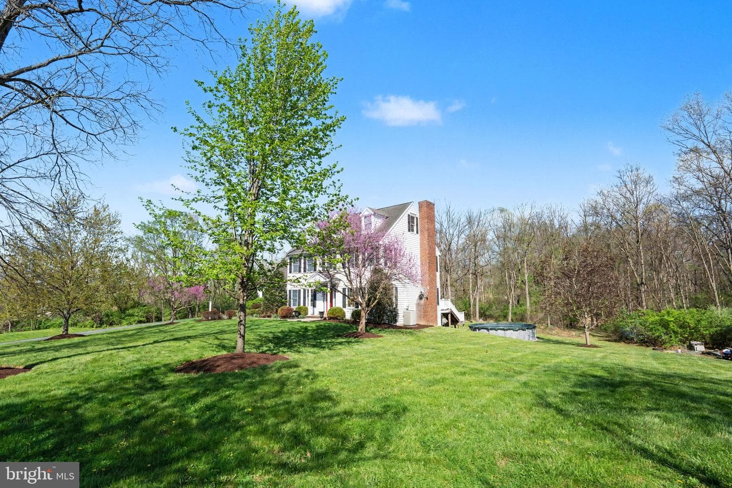 14 Royal Drive photo 2