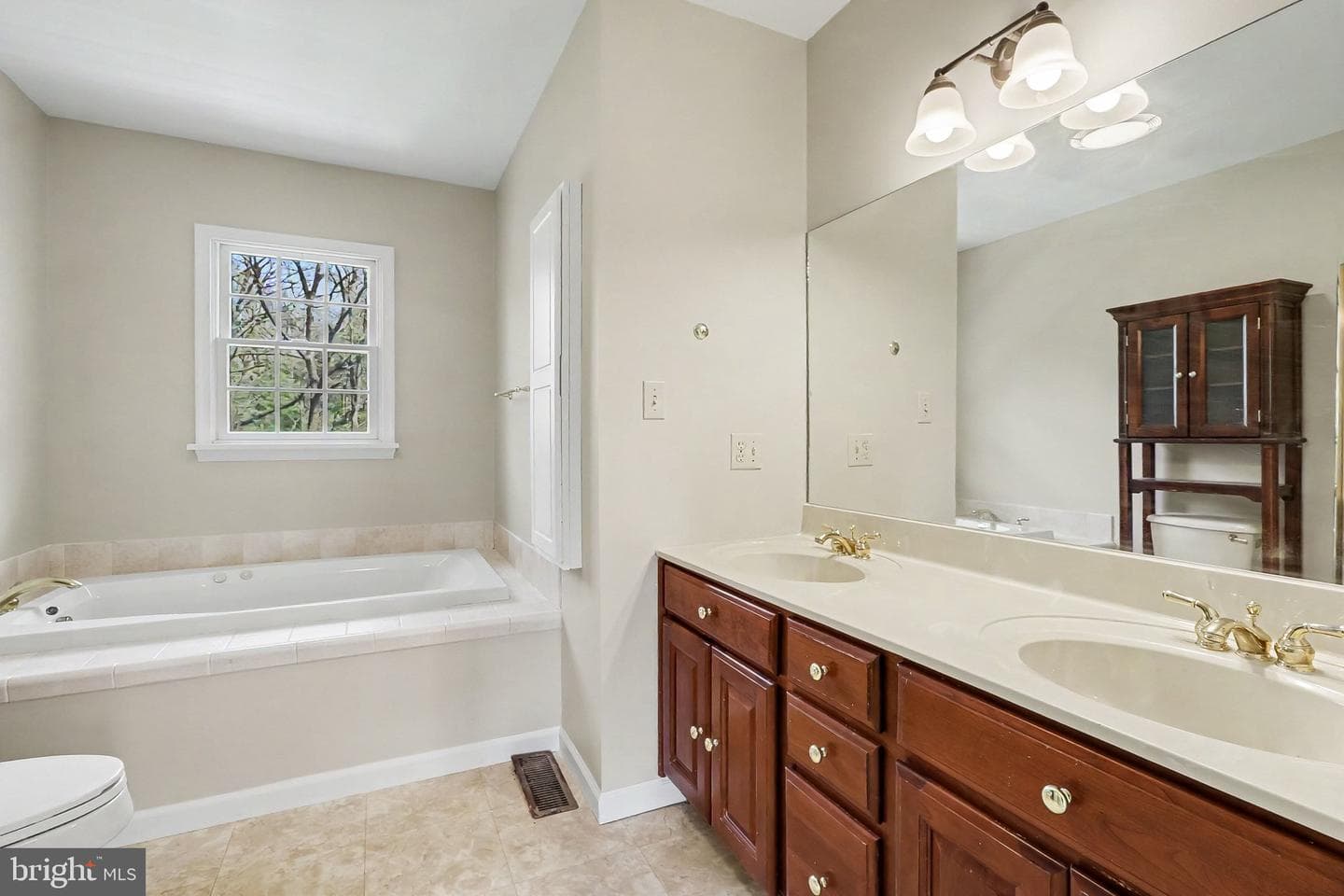 14 Royal Drive photo 29