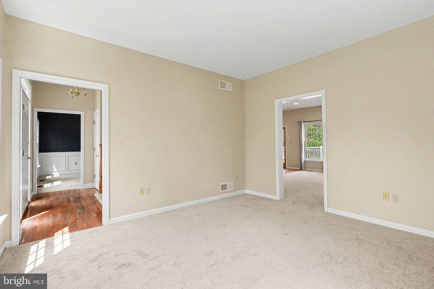 14 Royal Drive photo 6