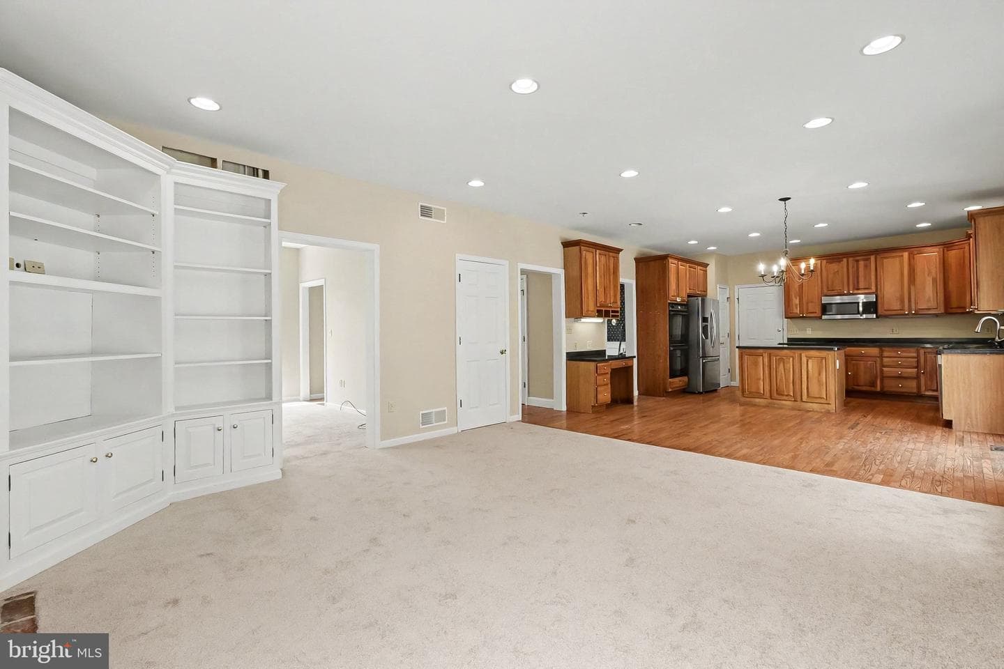 14 Royal Drive photo 7