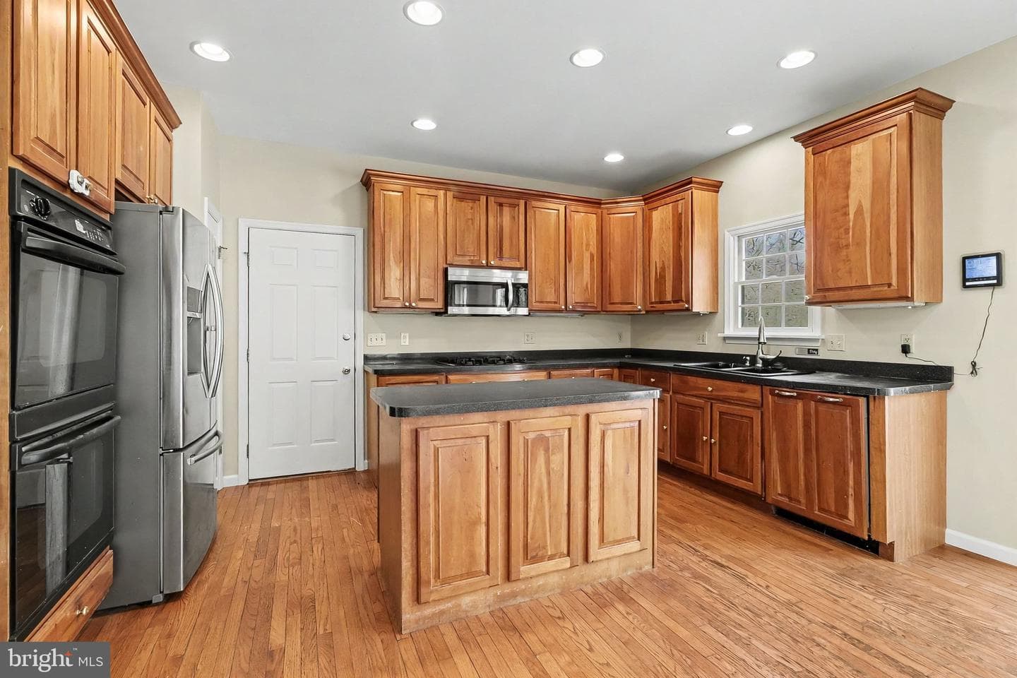 14 Royal Drive photo 9