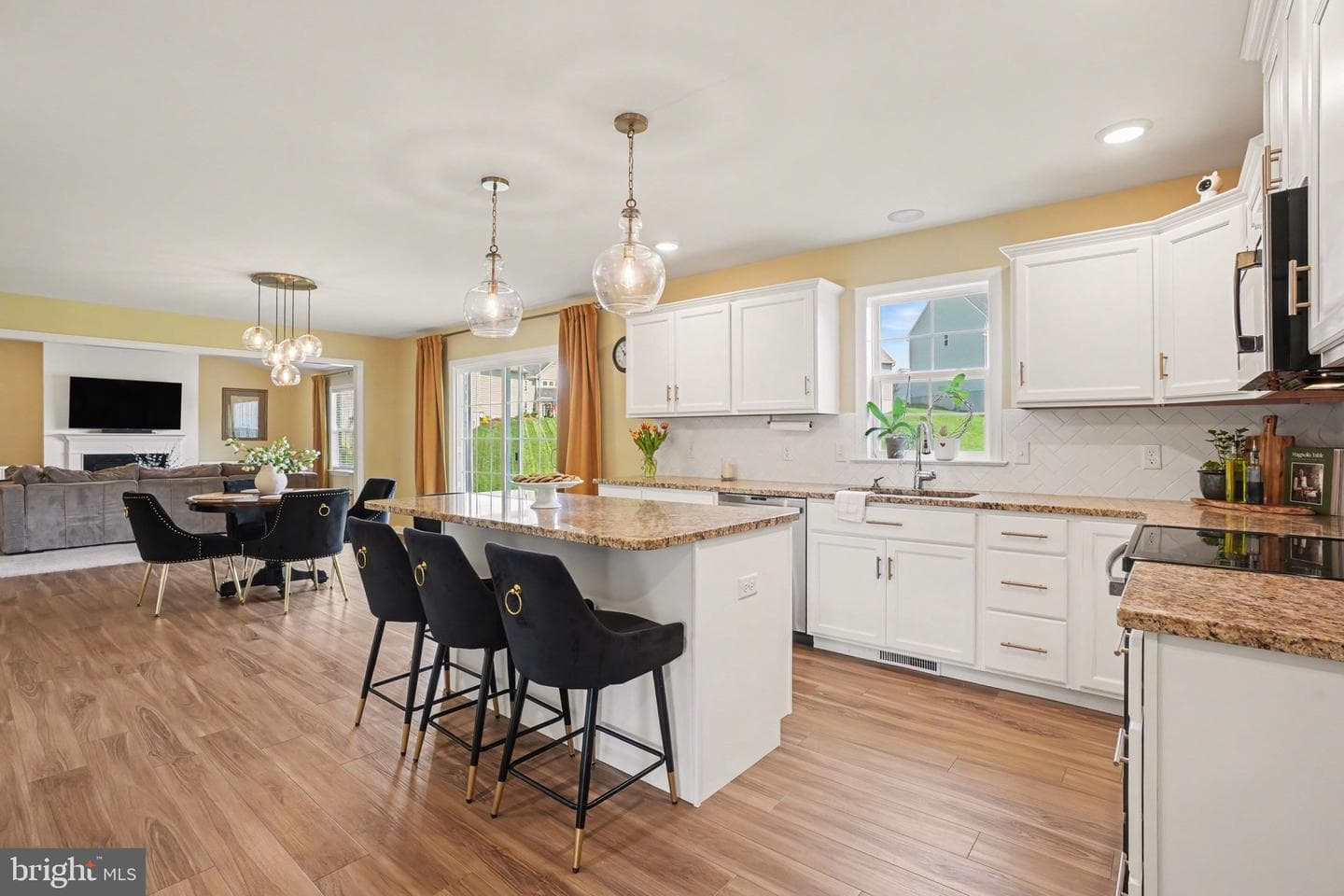 475 Apple Hollow Road, Mechanicsburg
