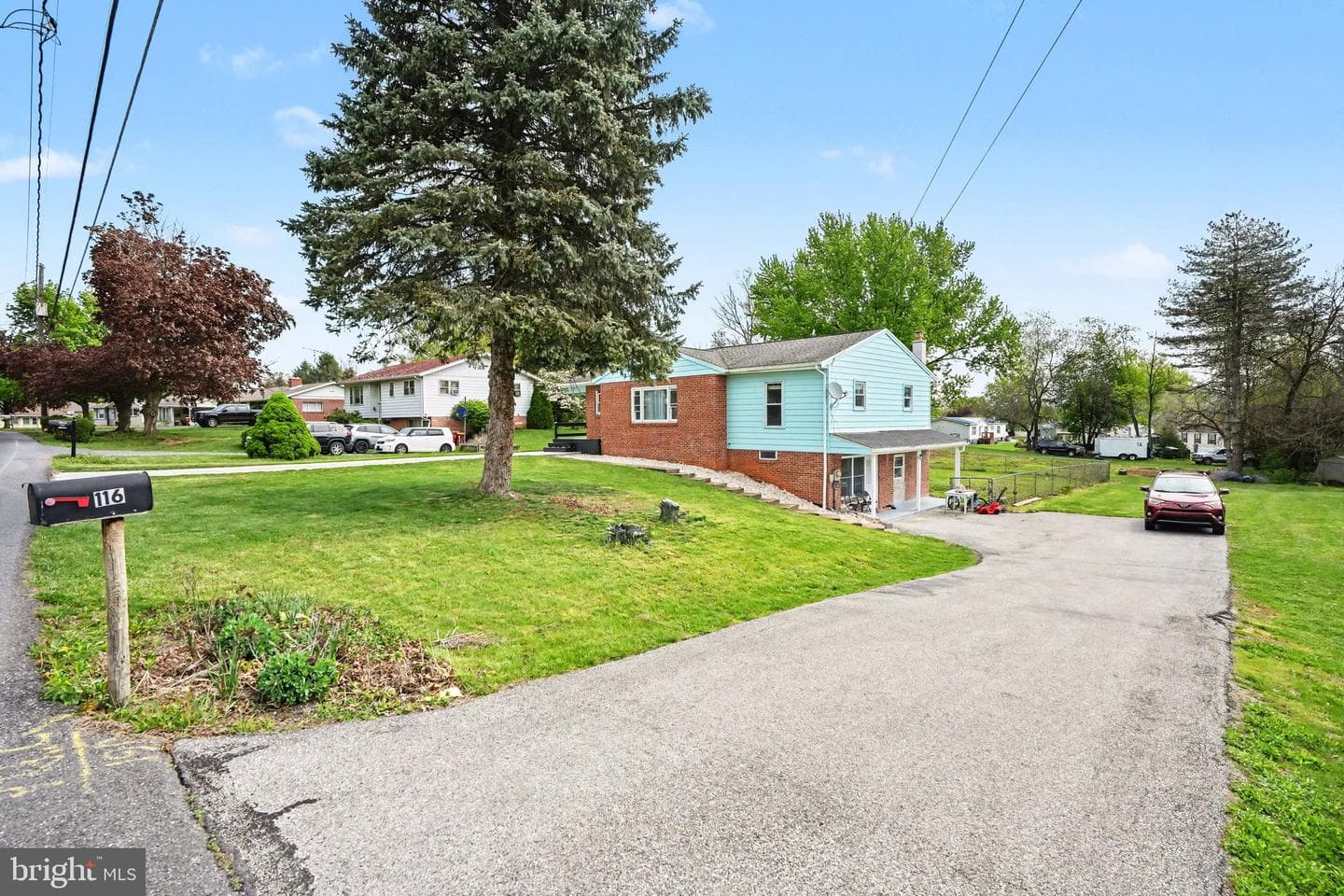 116 Willow Drive photo 3