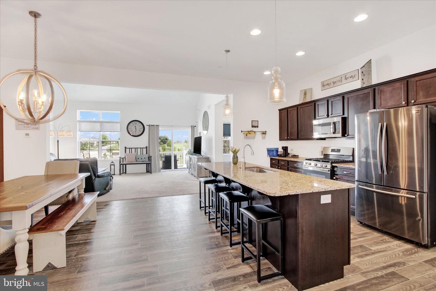 800 Aurora Drive photo 3