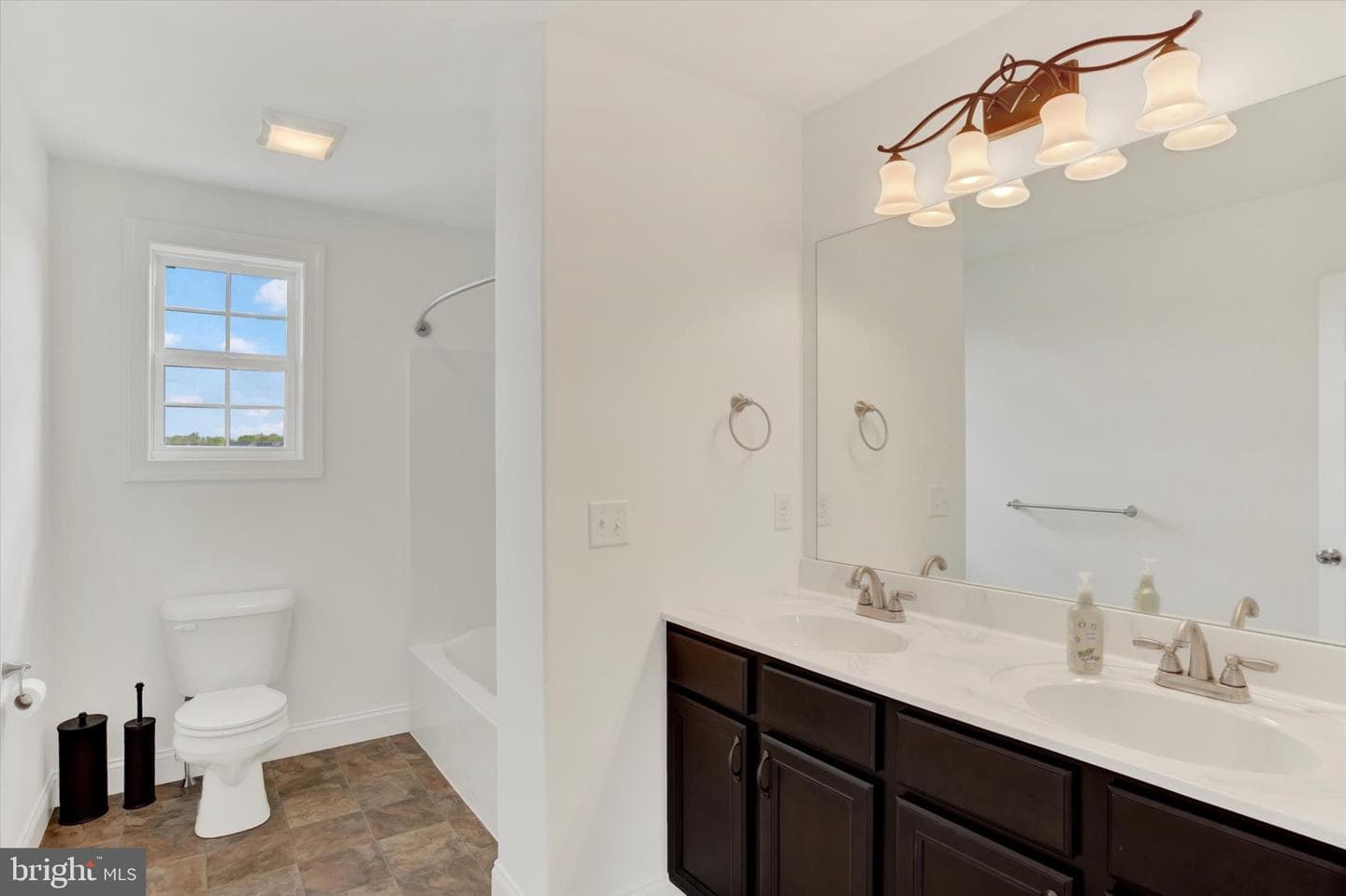 43 Danbury Drive photo 20