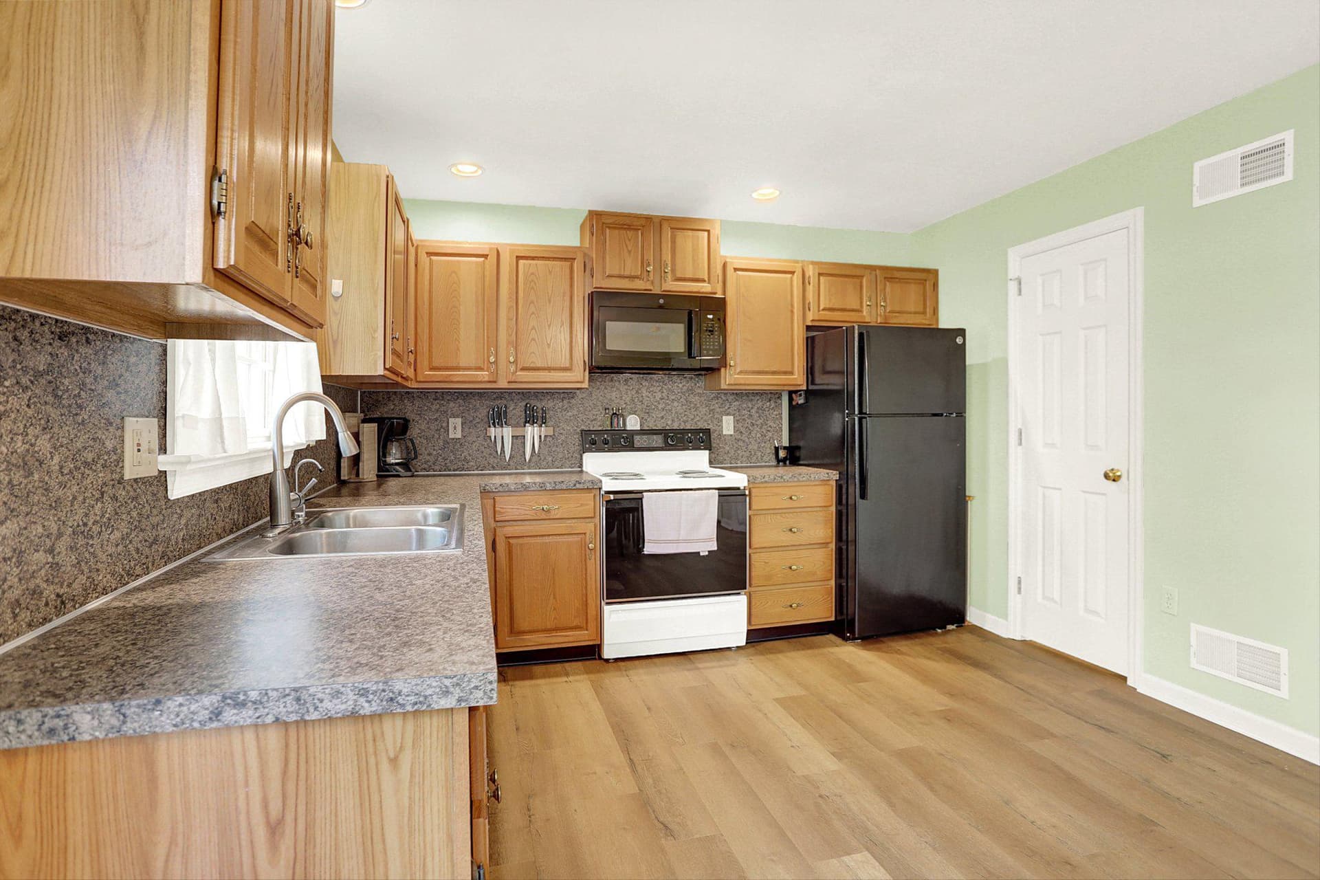1516 Tussey Court photo 13